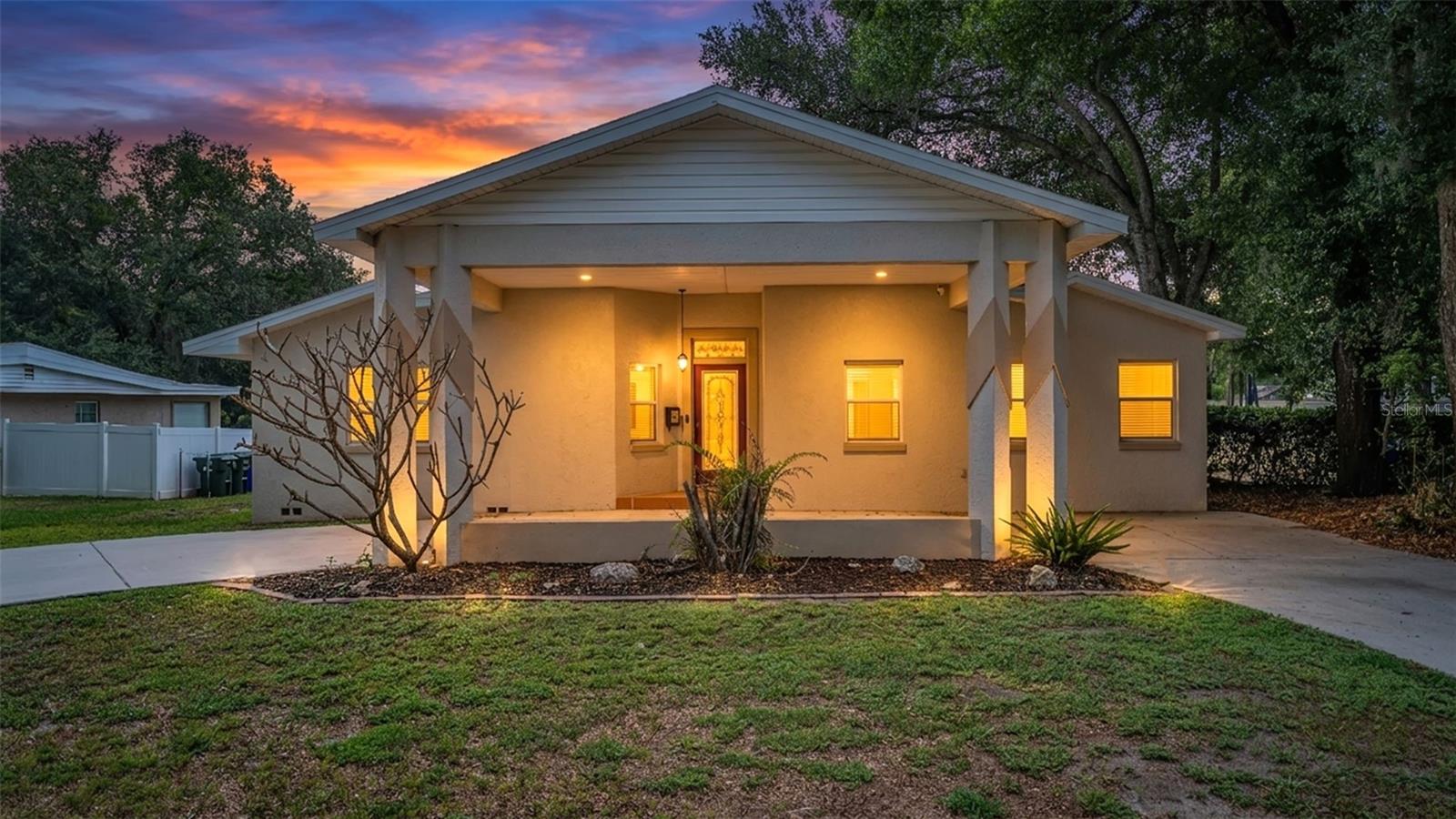 Photo of 926 HOLLINGSWORTH ROAD LAKELAND FL 33801
