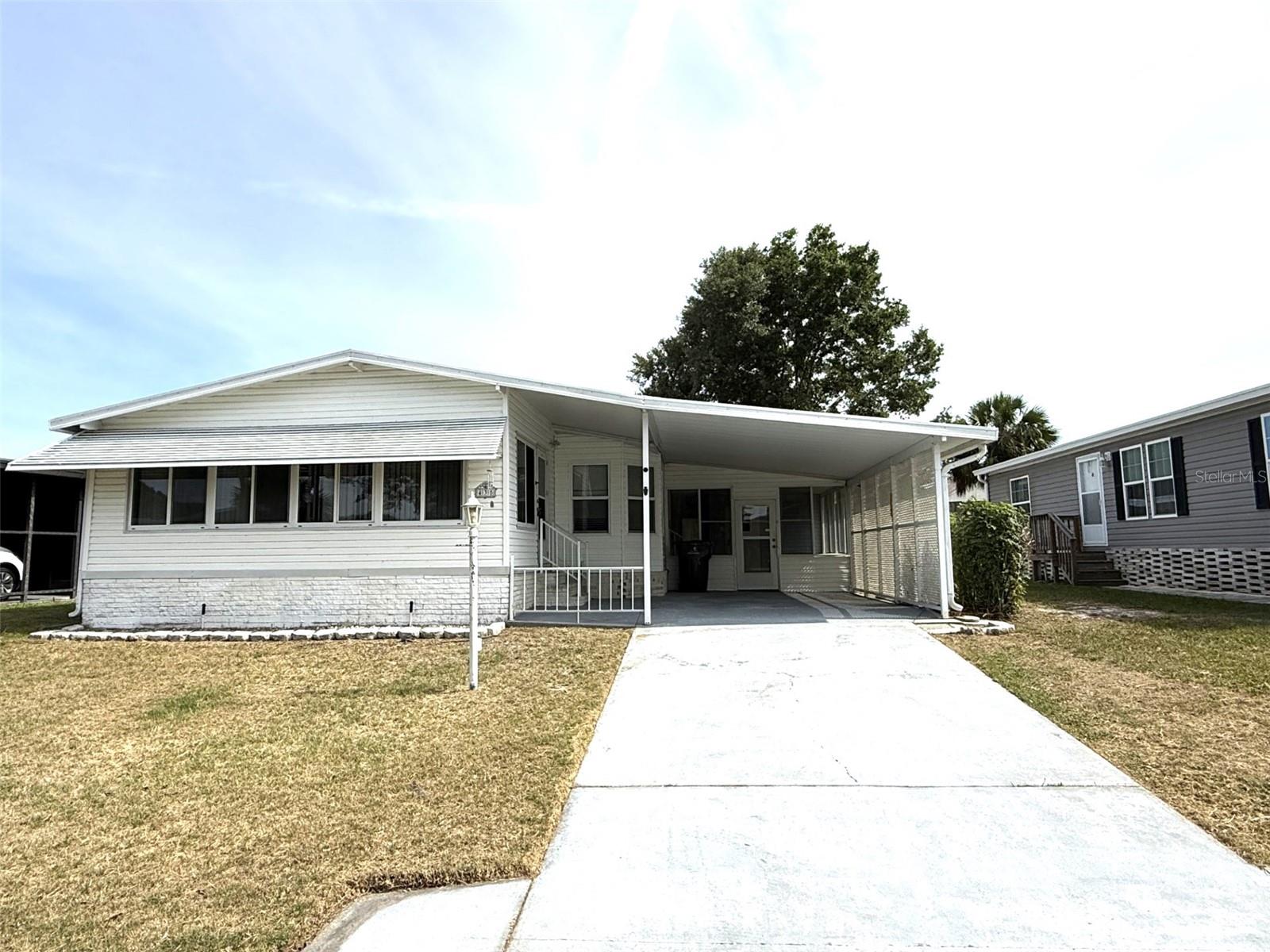 Photo of 435 VILLAGE CIRCLE WINTER HAVEN FL 33880