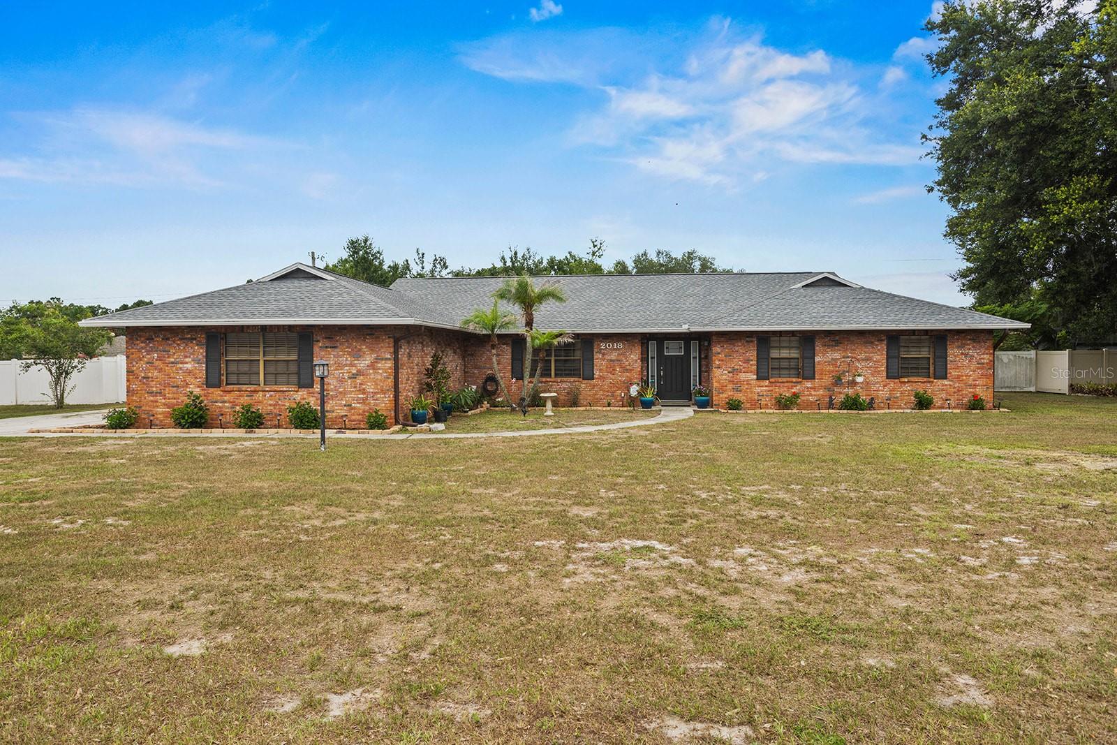 Photo of 2018 HIGH GLEN COURT N. LAKELAND FL 33813