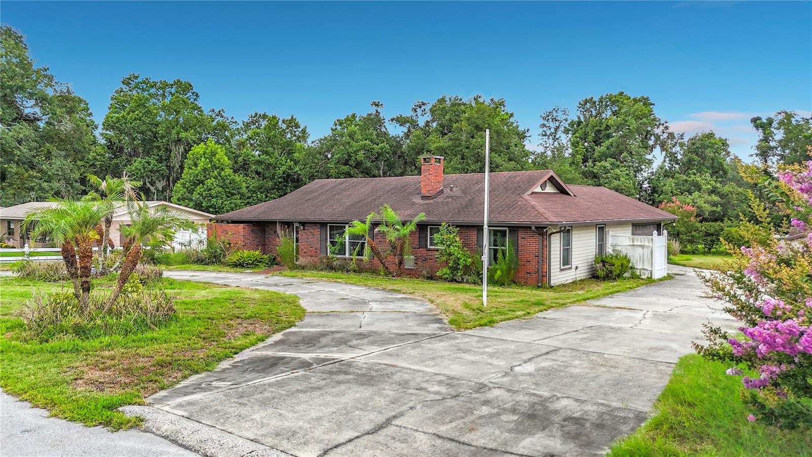 Photo of 629 ORANGE VALLEY CIRCLE LAKELAND FL 33813