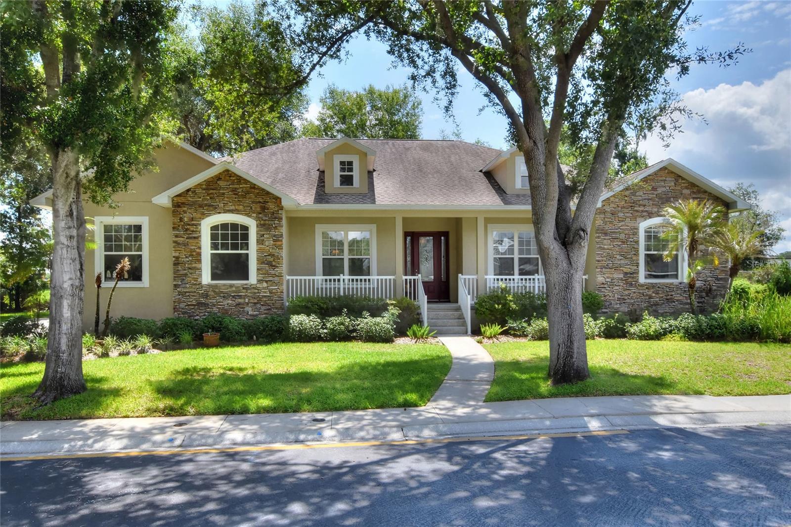 Photo of 5704 LAKE VICTORIA DRIVE LAKELAND FL 33813