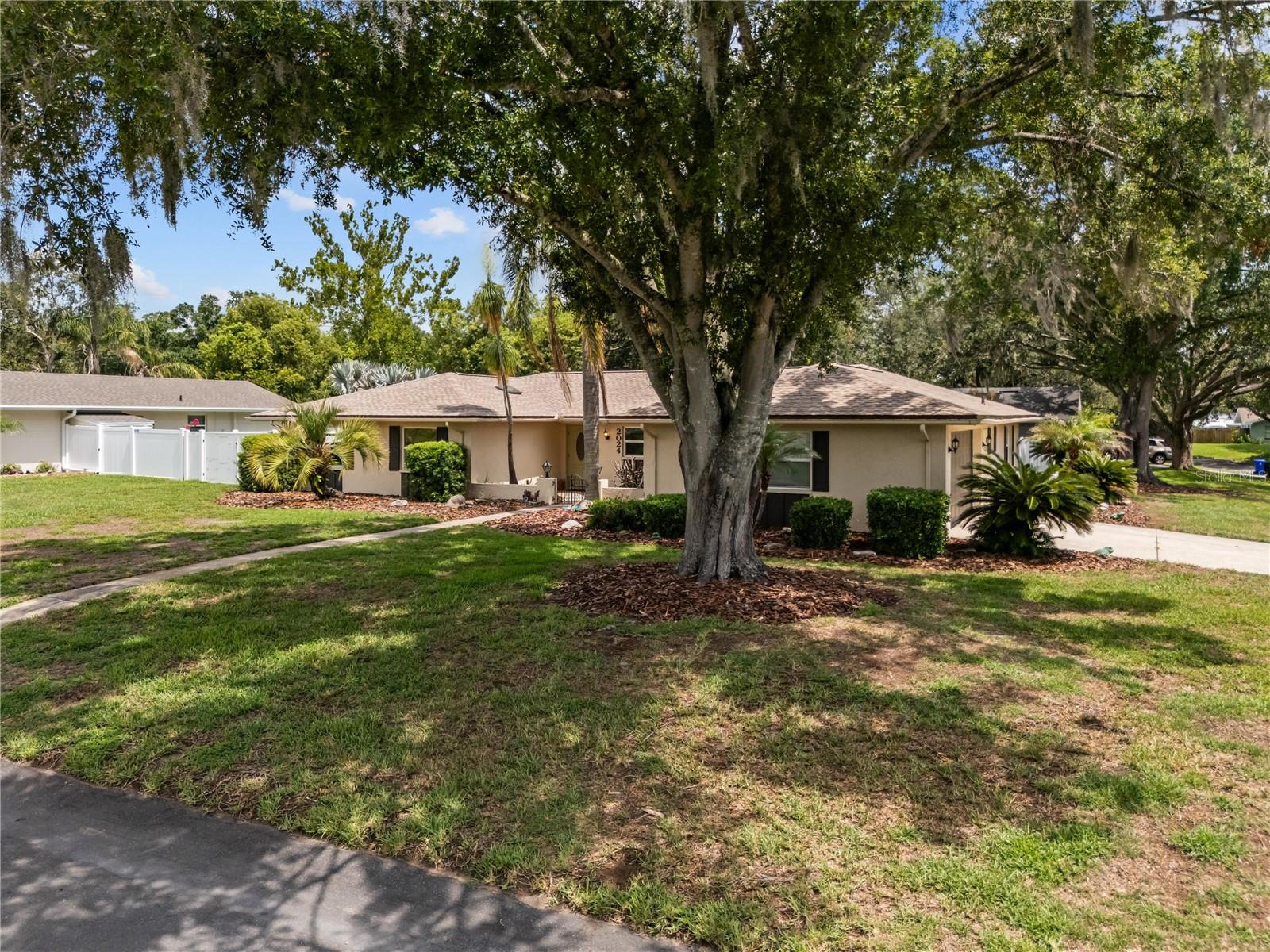 Photo of 2024 CHARNES COURT LAKELAND FL 33813