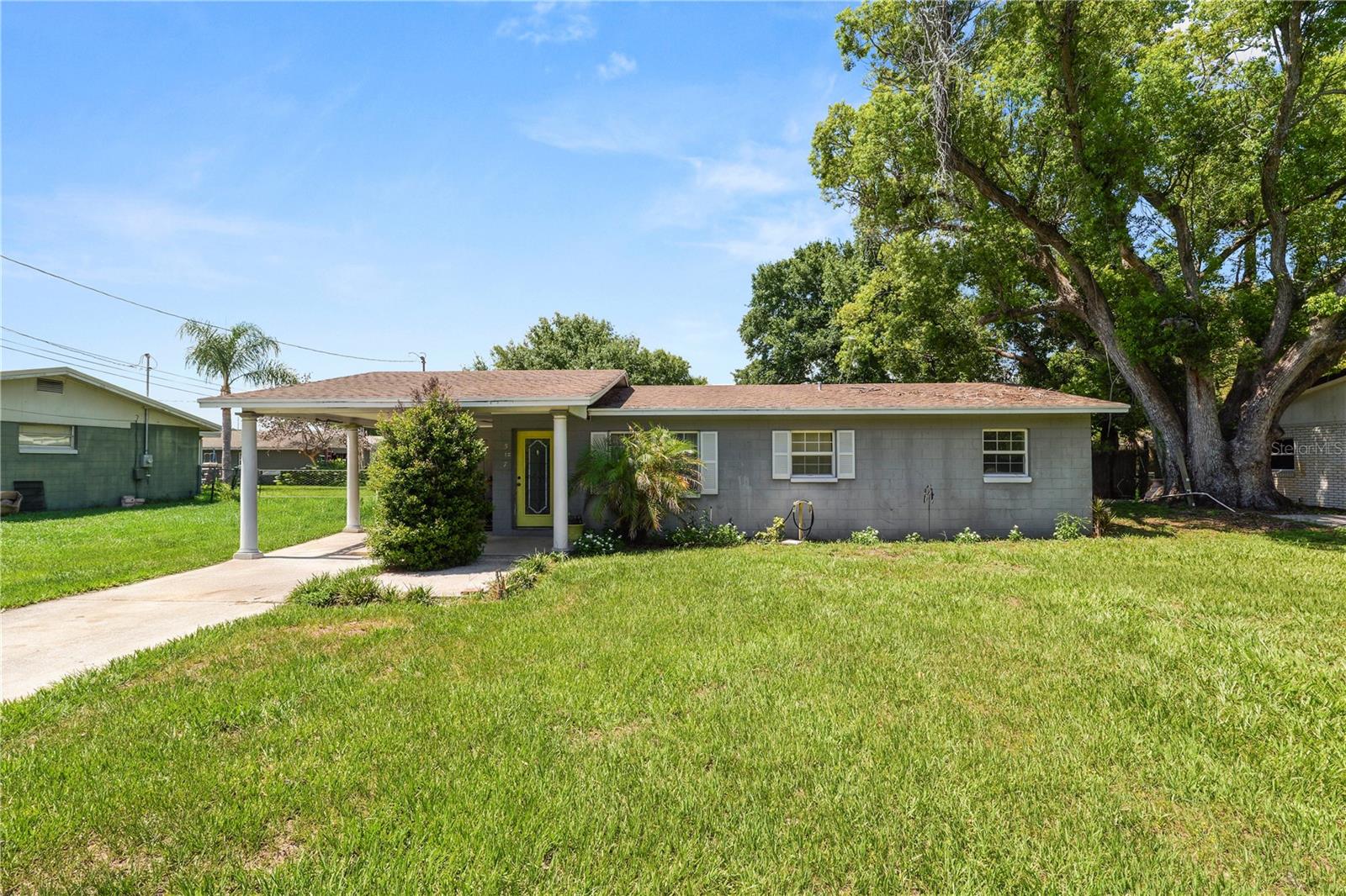 Photo of 517 TANGLEWOOD DRIVE AUBURNDALE FL 33823