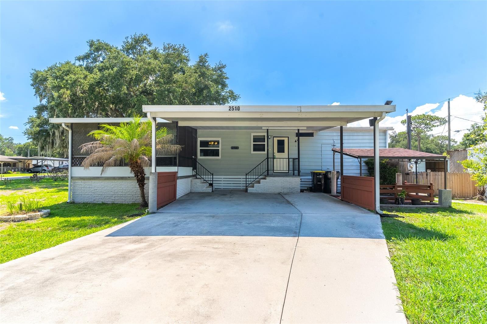 Photo of 2510 ISLAND OAKS LAKELAND FL 33805