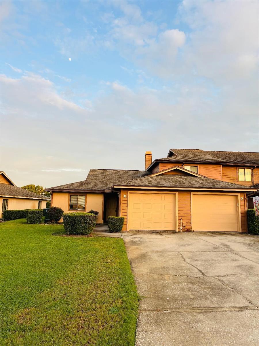 Photo of 707 CARPENTERS WAY #8 LAKELAND FL 33809