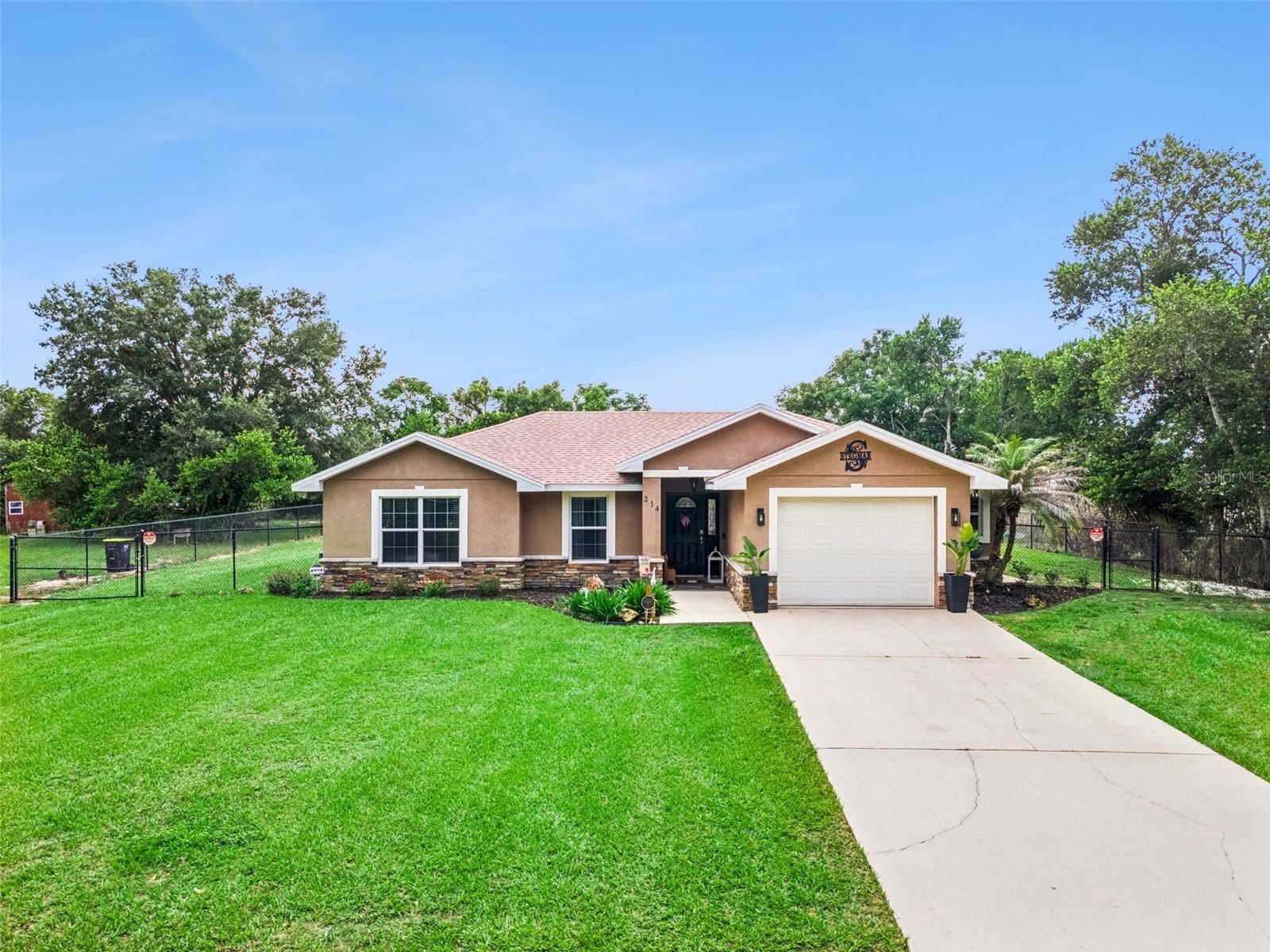 Photo of 214 MOUNTAIN DRIVE BABSON PARK FL 33827