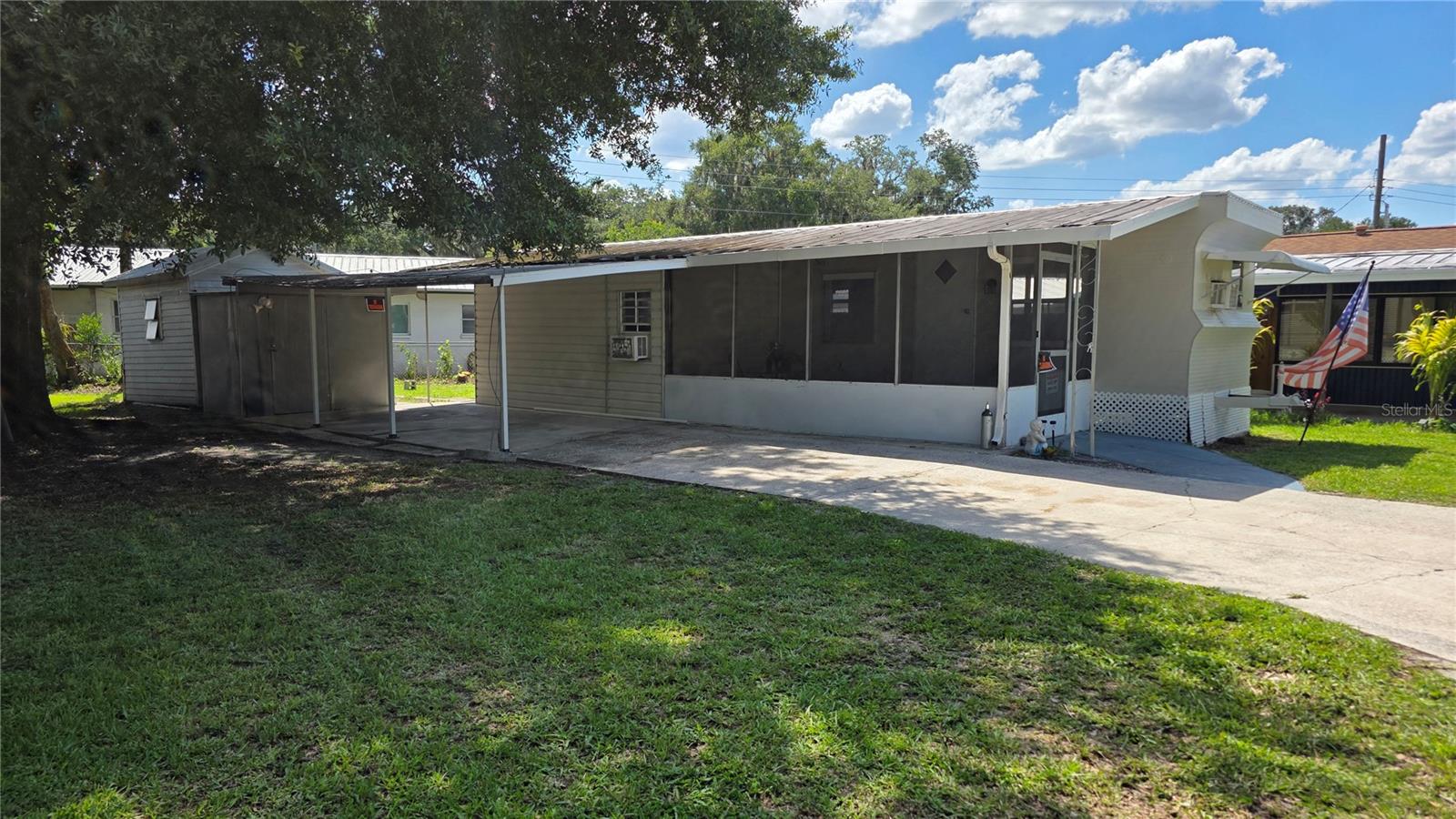 Photo of 1114 LAKEWOOD CIRCLE LAKELAND FL 33801