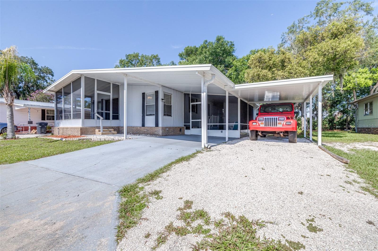 Photo of 17 WOODLAND CIRCLE HAINES CITY FL 33844