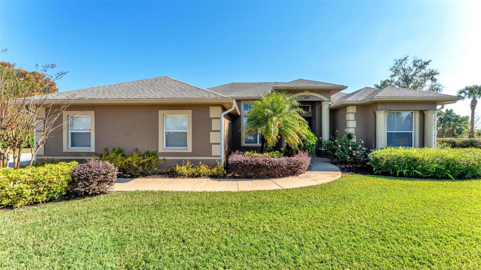 Photo of 237 KENT COURT HAINES CITY FL 33844