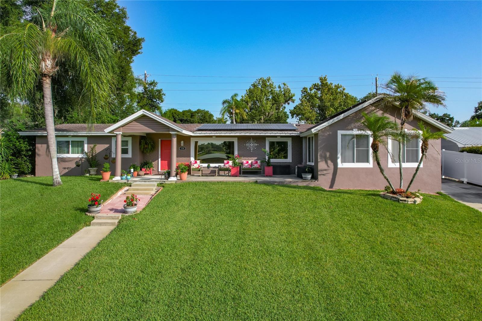 Photo of 128 N LAKE FLORENCE DRIVE WINTER HAVEN FL 33884
