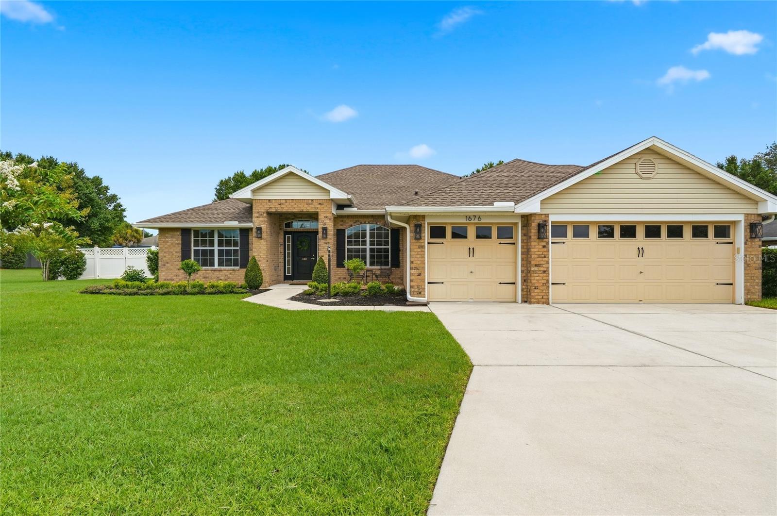 Photo of 1676 DOVES VIEW CIRCLE AUBURNDALE FL 33823