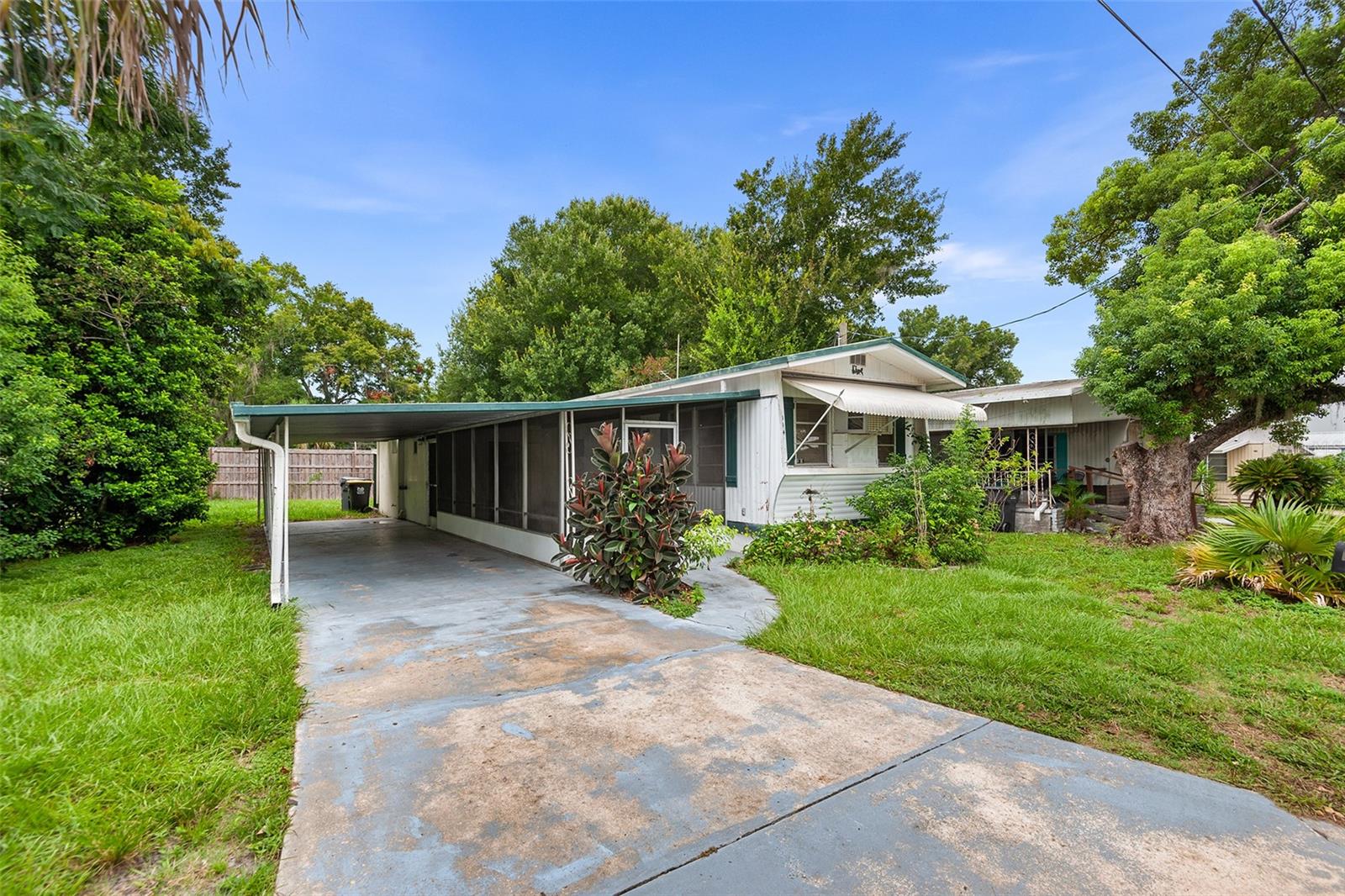 Photo of 114 LAKESIDE DR AUBURNDALE FL 33823