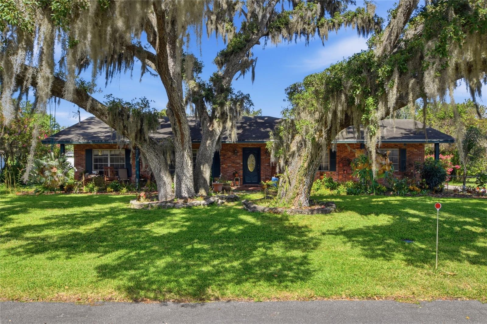 Photo of 4211 FOREST HILLS DRIVE LAKELAND FL 33813