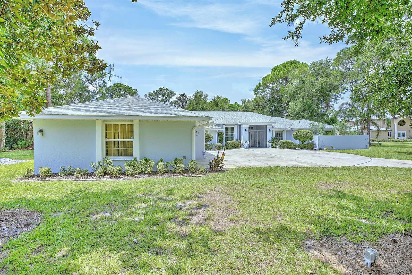 Photo of 2307 FAIRWAY LANE SEBRING FL 33872