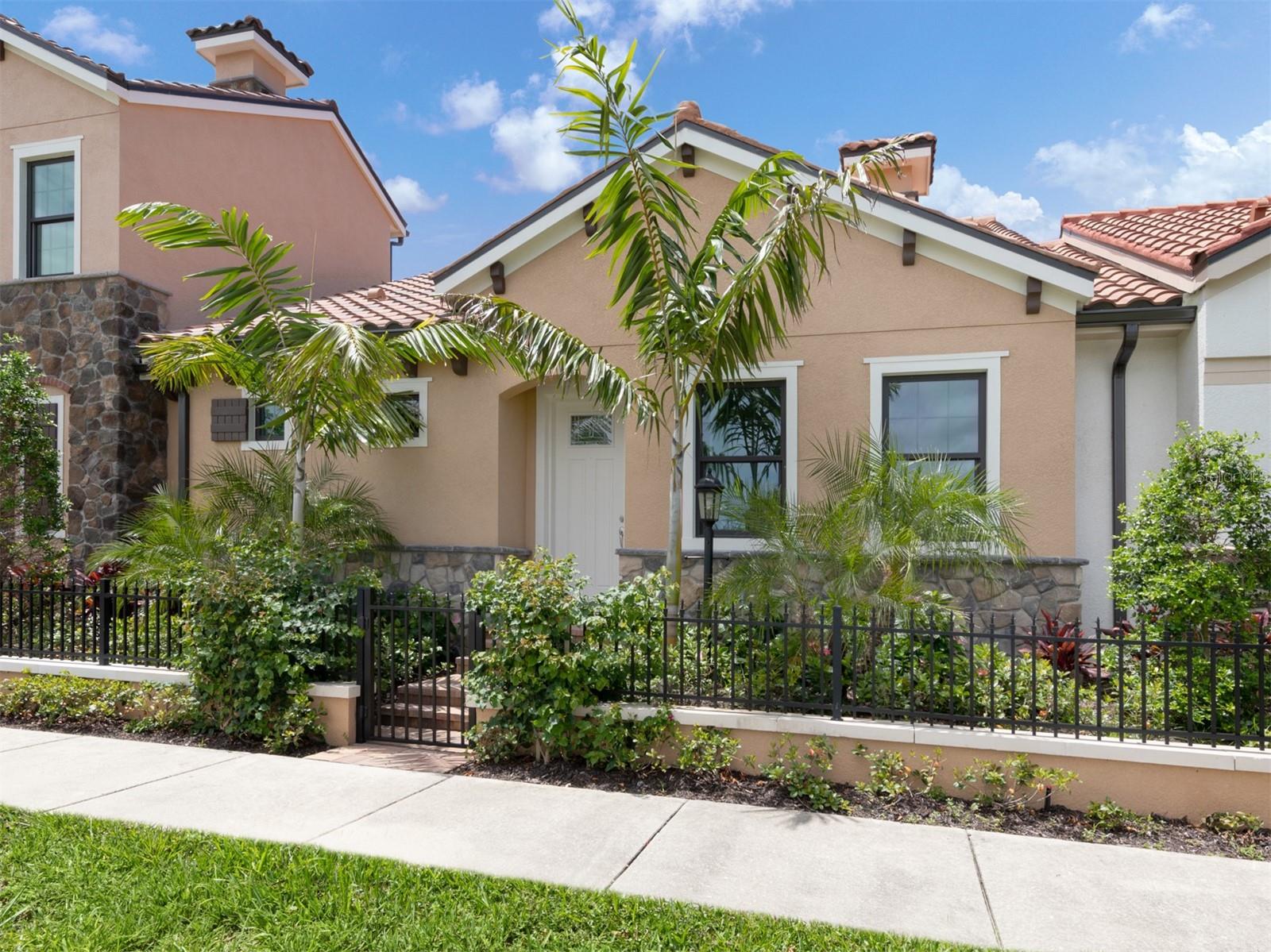 Photo of 930 E VENICE AVENUE VENICE FL 34285