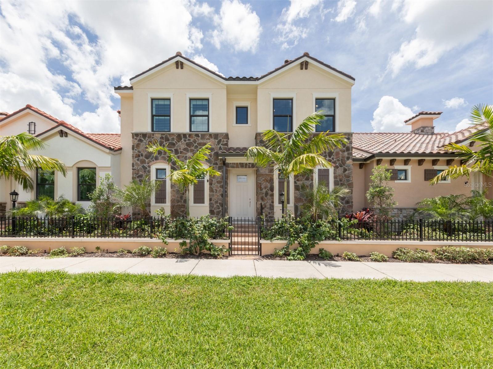 Photo of 922 E VENICE AVENUE VENICE FL 34285