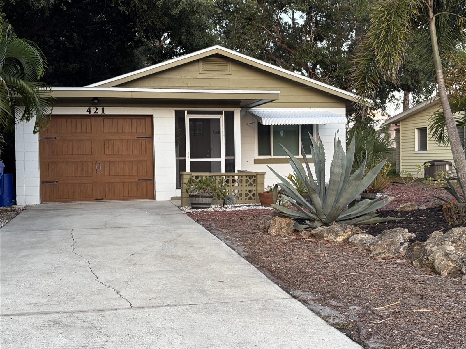 Photo of 421 RIVIERA STREET VENICE FL 34285