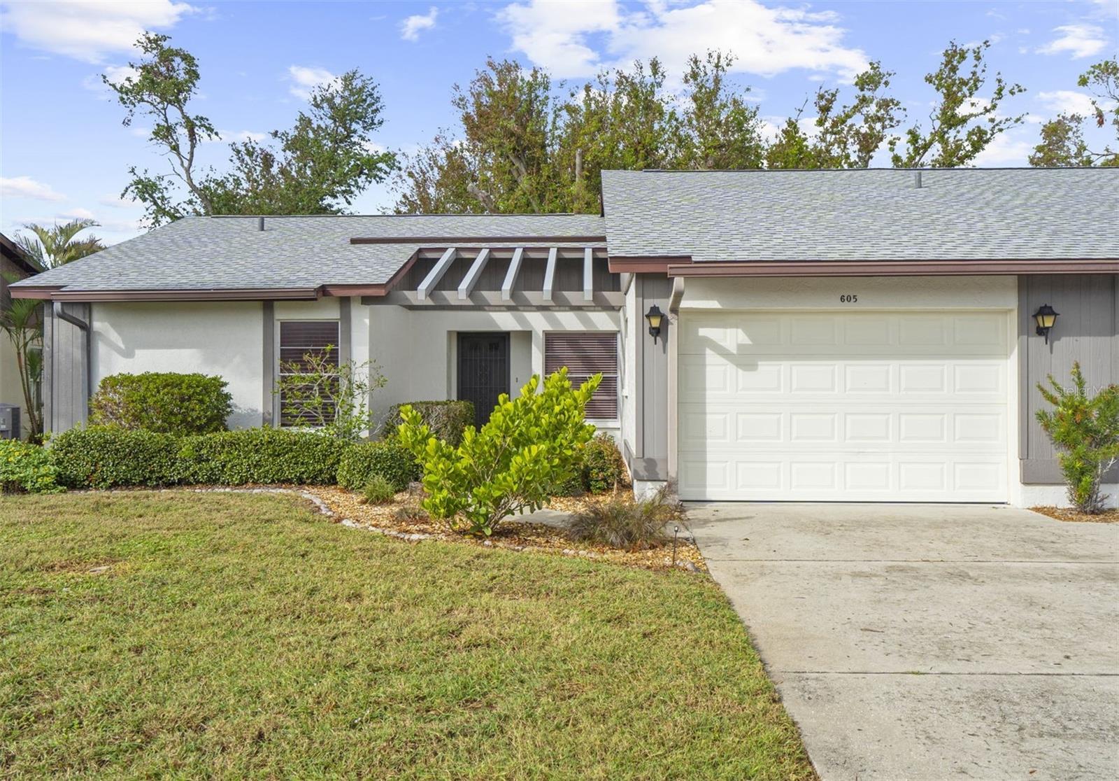 Photo of 605 APPLE LANE ENGLEWOOD FL 34223