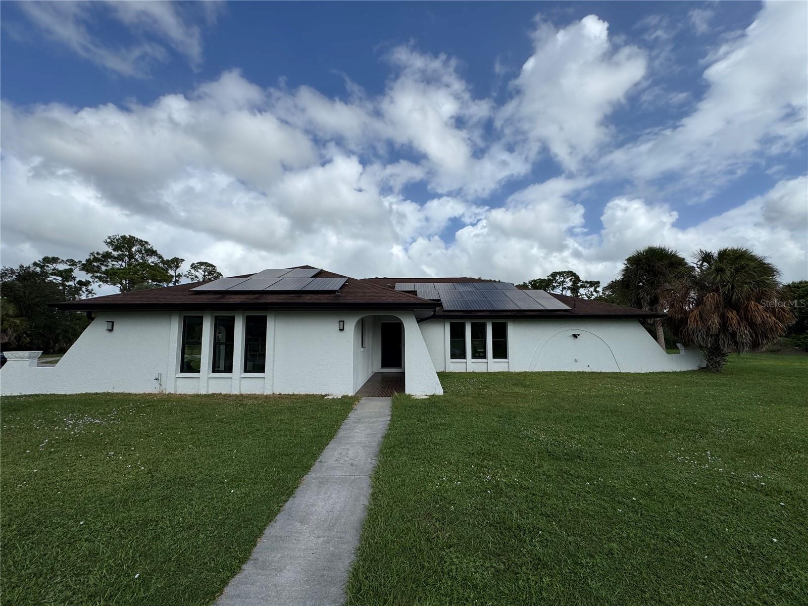Photo of 900 CRESTWOOD ROAD ENGLEWOOD FL 34223