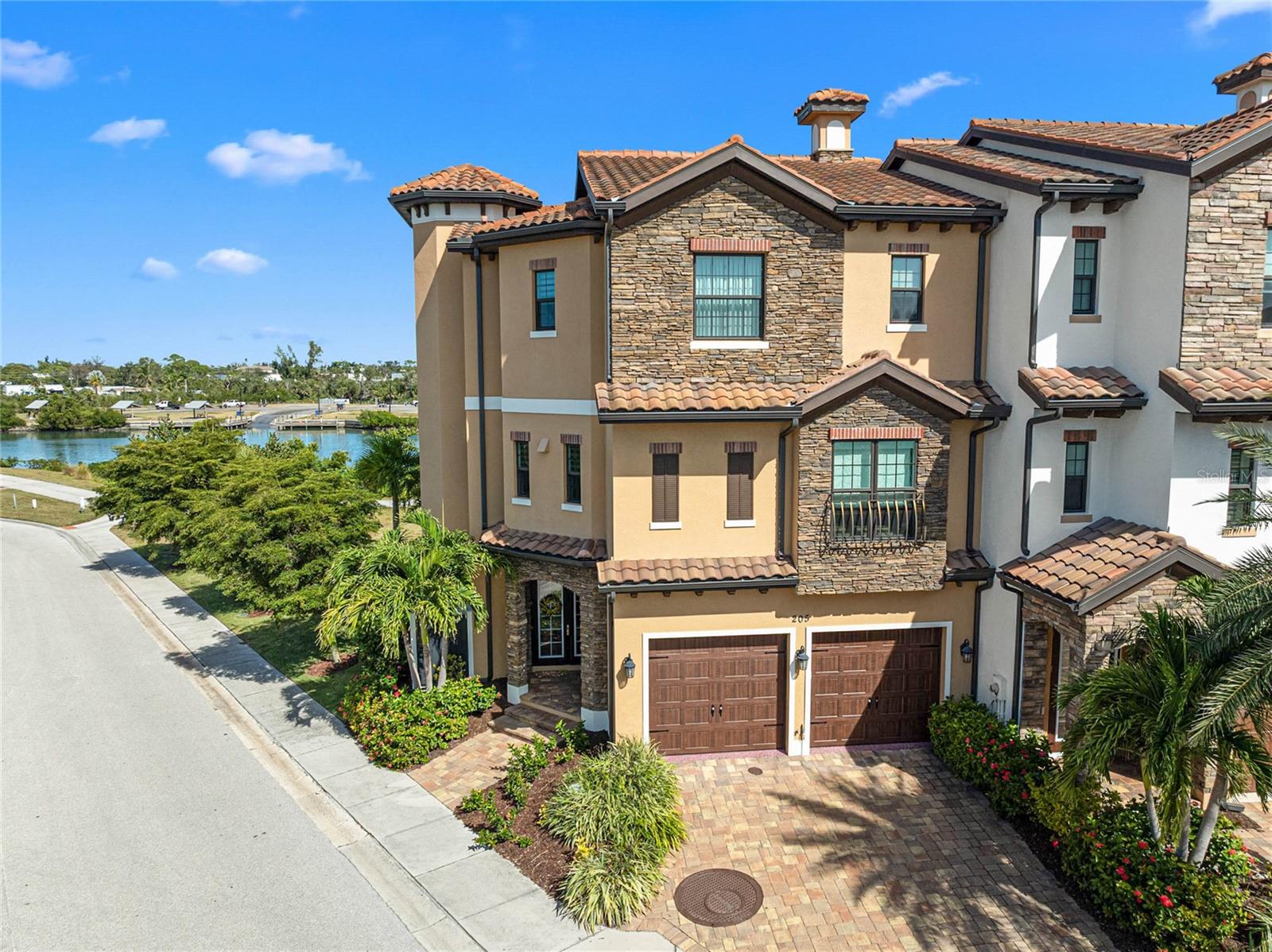 Photo of 205 E VENICE AVENUE VENICE FL 34285