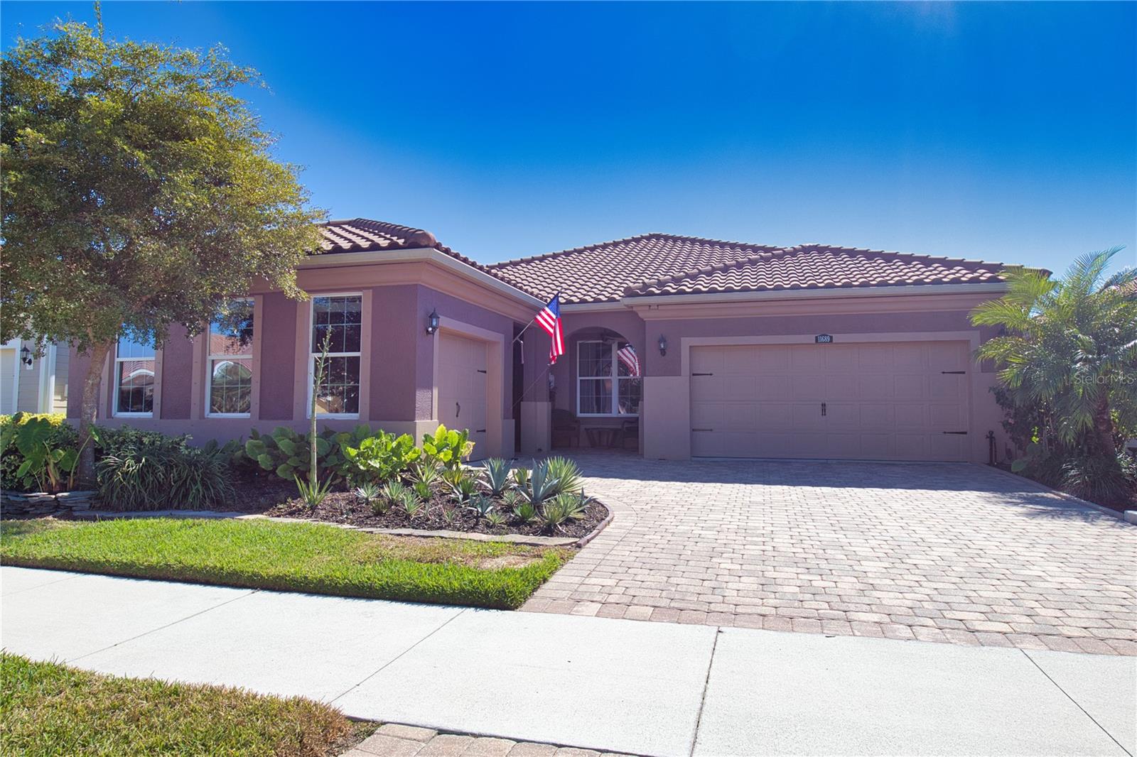 Photo of 11689 TAPESTRY LANE VENICE FL 34293