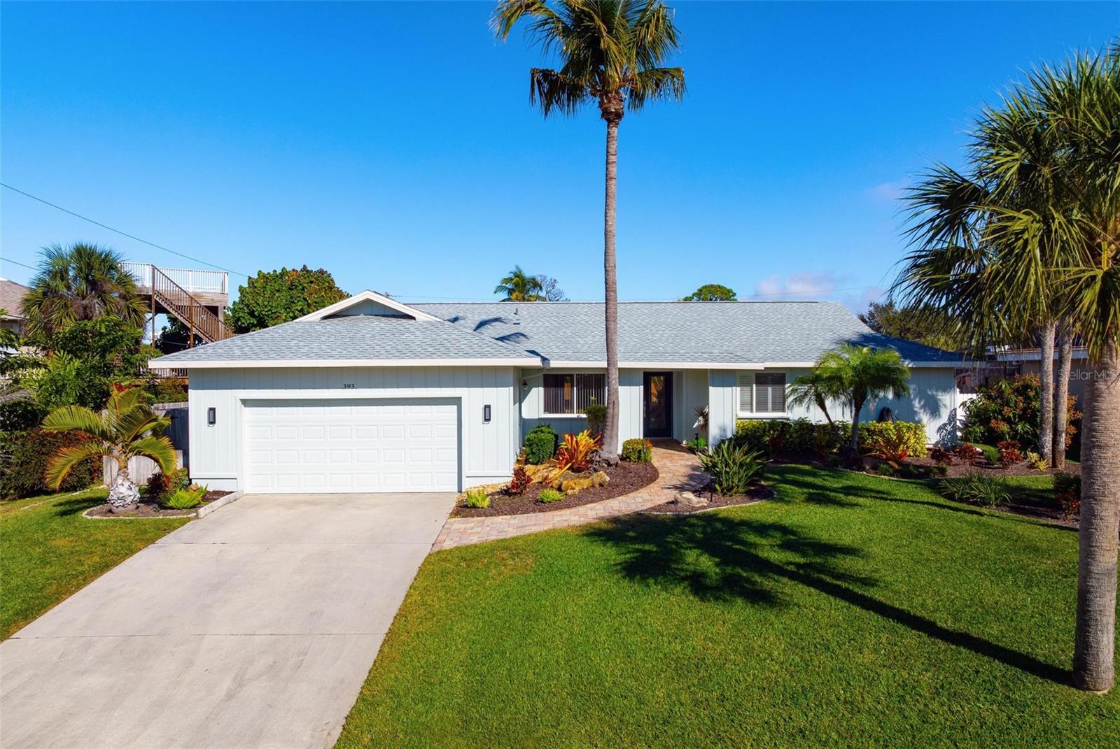 Photo of 393 FLAMINGO DRIVE VENICE FL 34285