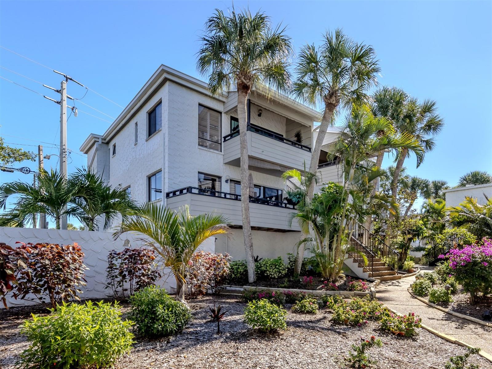 Photo of 1555 TARPON CENTER DRIVE #247 VENICE FL 34285
