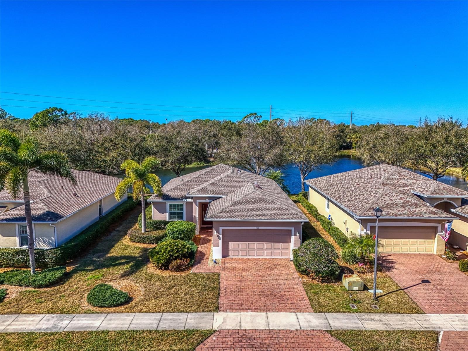 Photo of 9113 COACHMAN DRIVE VENICE FL 34293