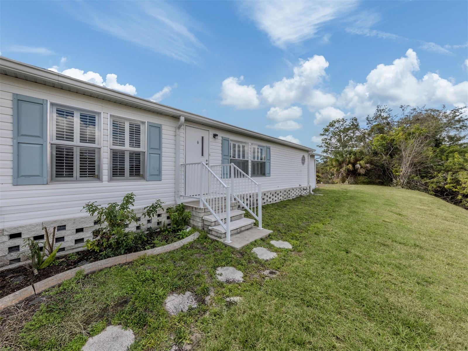 Photo of 583 PORTSIDE DRIVE NORTH PORT FL 34287