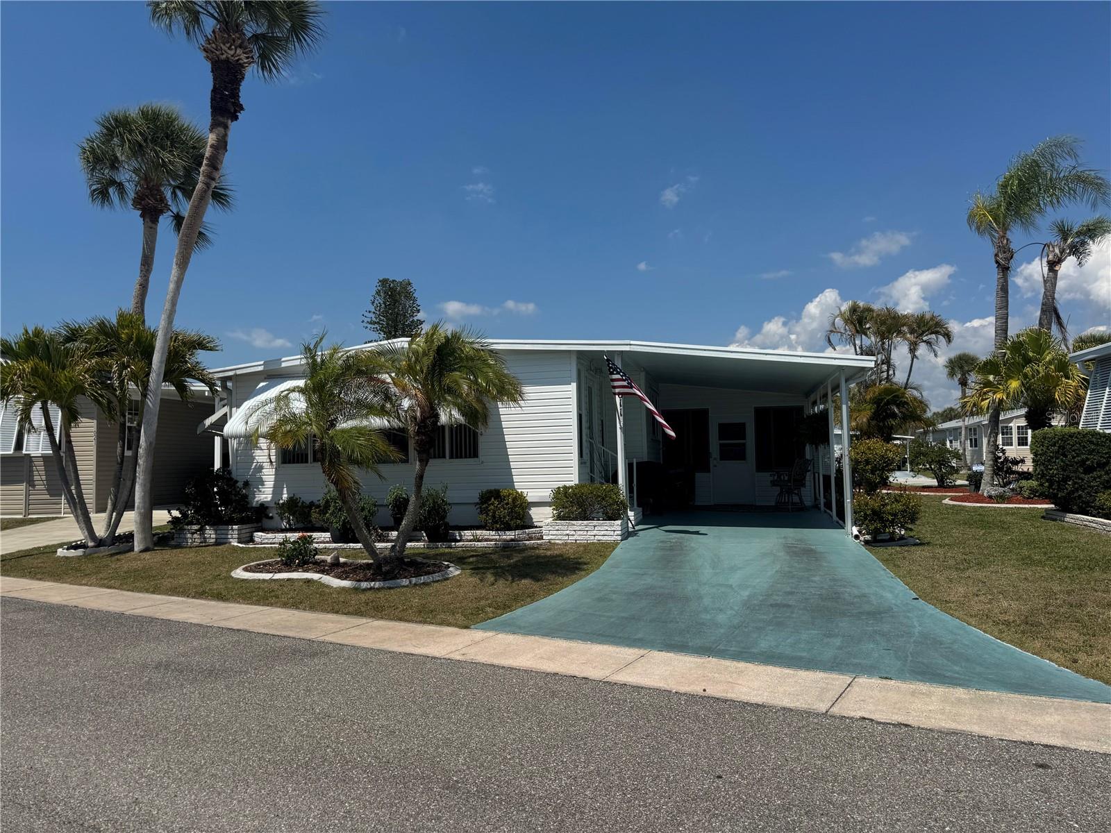 Photo of 611 IRIS DRIVE VENICE FL 34293