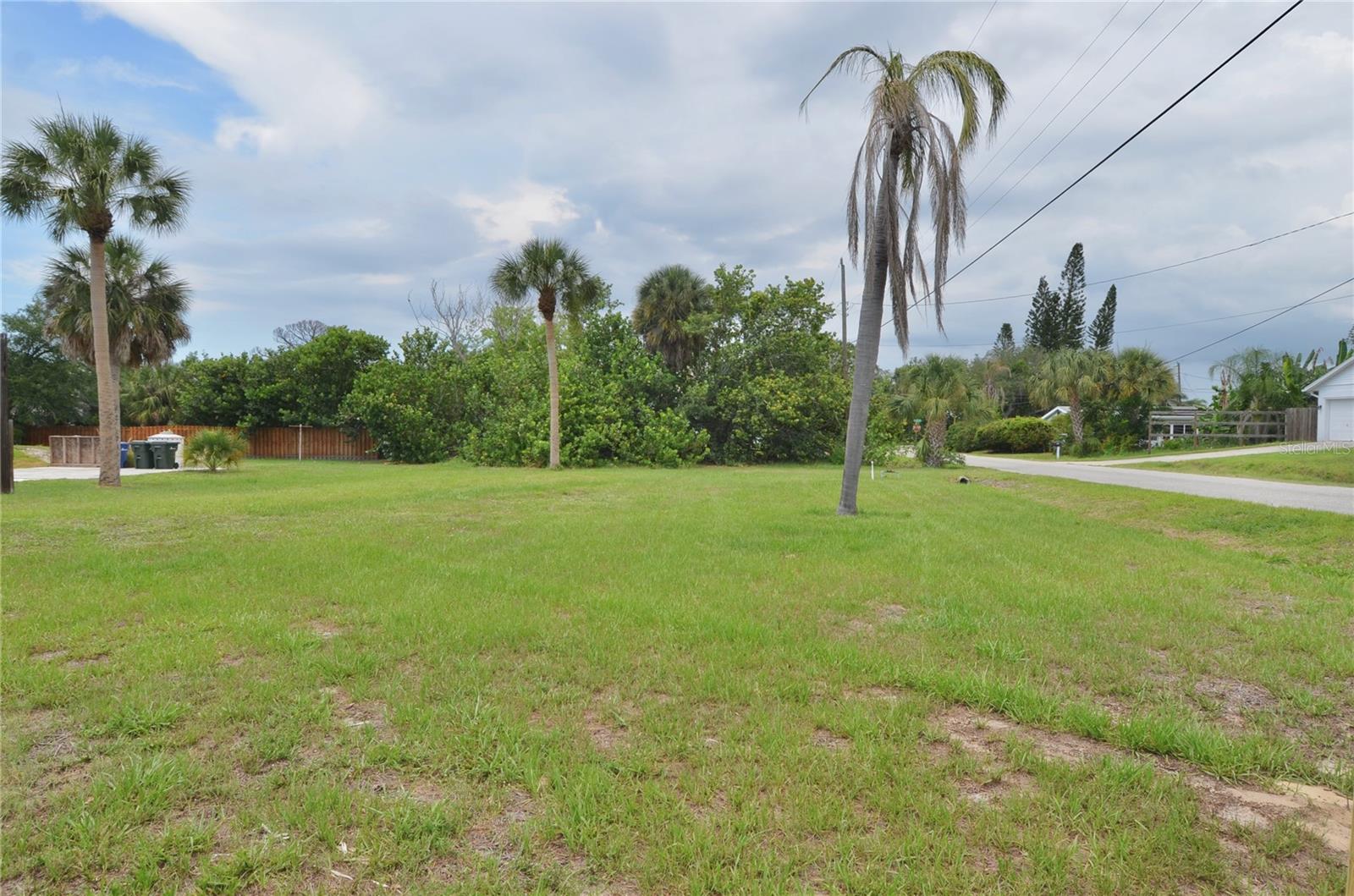 Photo of 610 COQUINA COURT NOKOMIS FL 34275