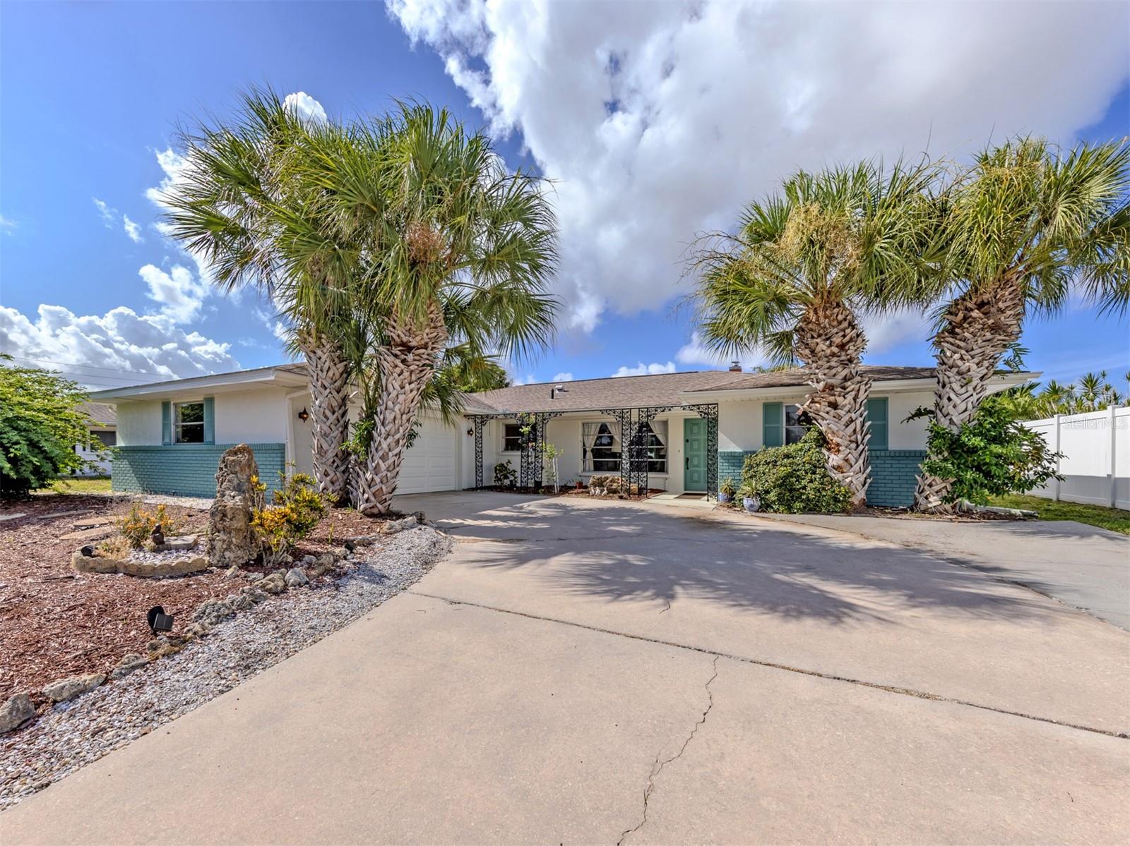 Photo of 1480 LAKESIDE DRIVE VENICE FL 34293