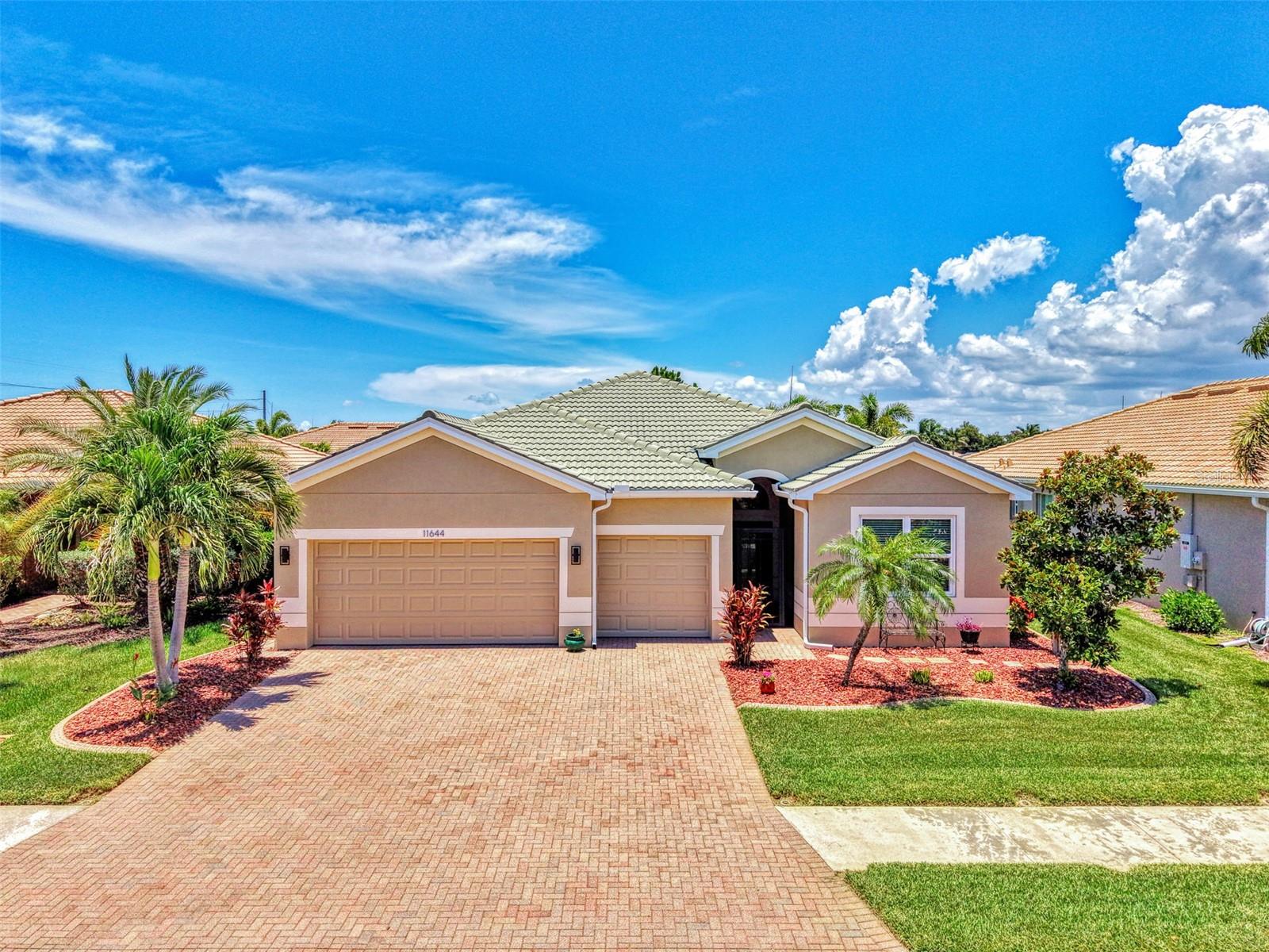 Photo of 11644 SPOTTED MARGAY AVENUE VENICE FL 34292