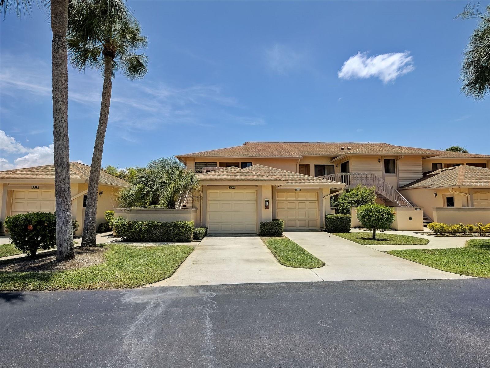 Photo of 2004 LONGPOINTE CIRCLE #E2 VENICE FL 34293