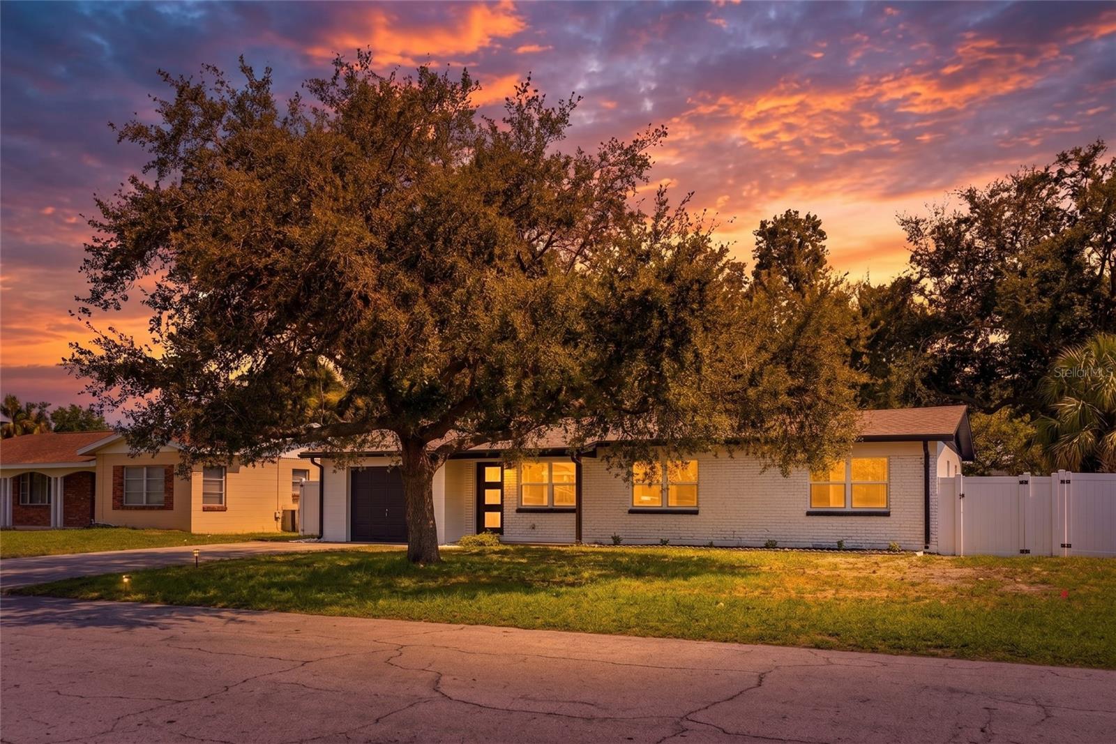 Photo of 4420 W BAY COURT AVENUE TAMPA FL 33611