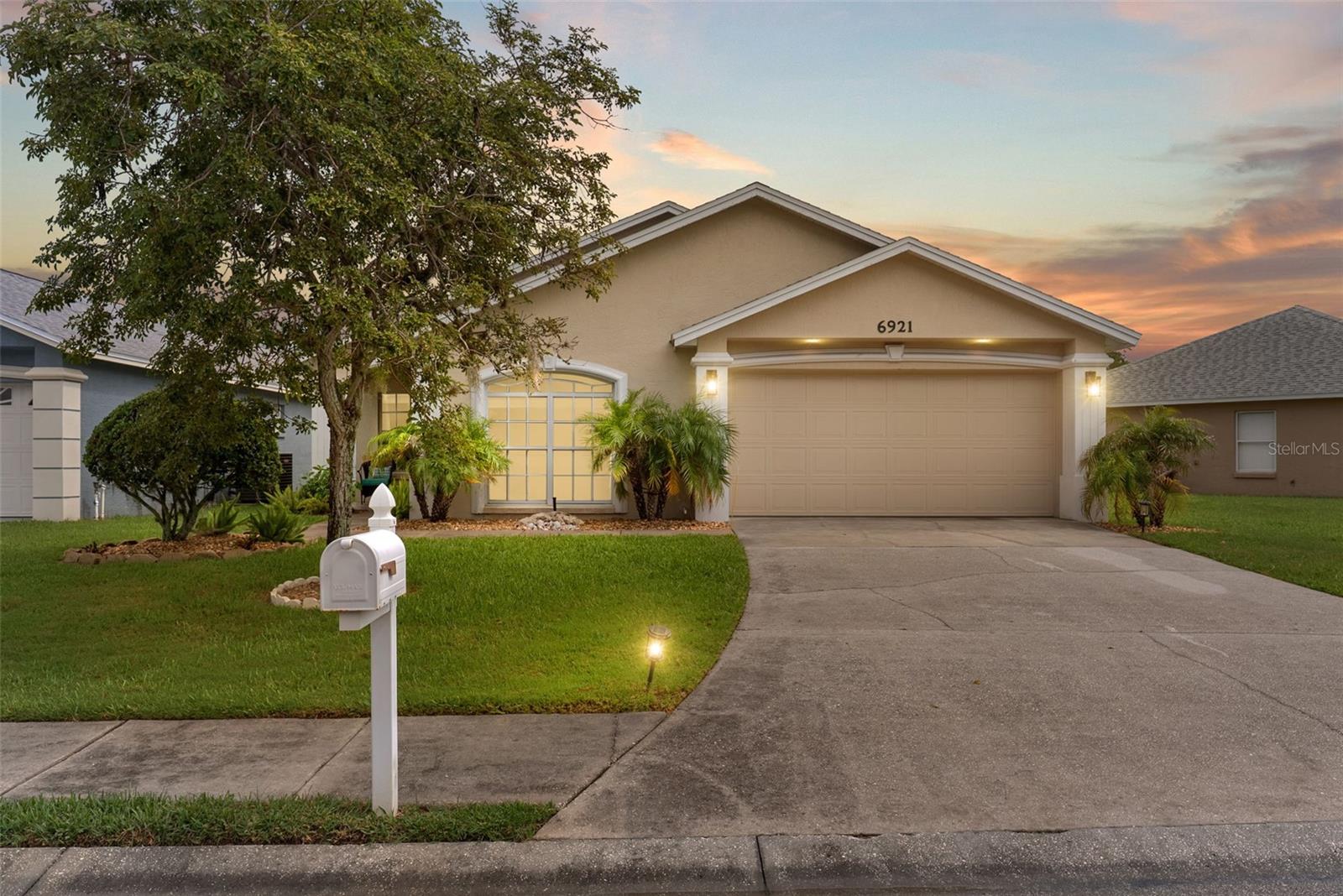 Photo of 6921 SHIMMERING DRIVE LAKELAND FL 33813