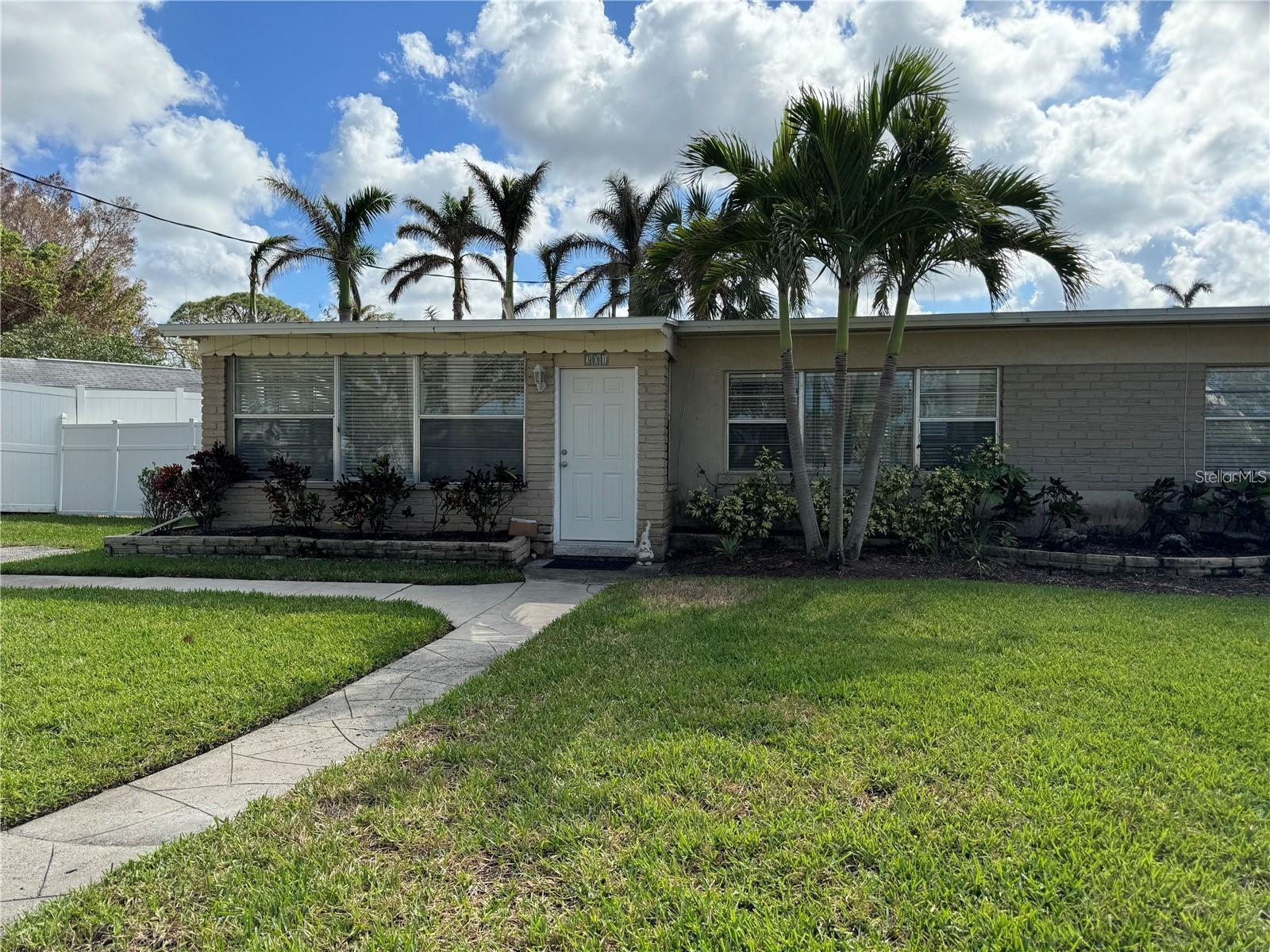 Photo of 301 COLONIA LANE NOKOMIS FL 34275