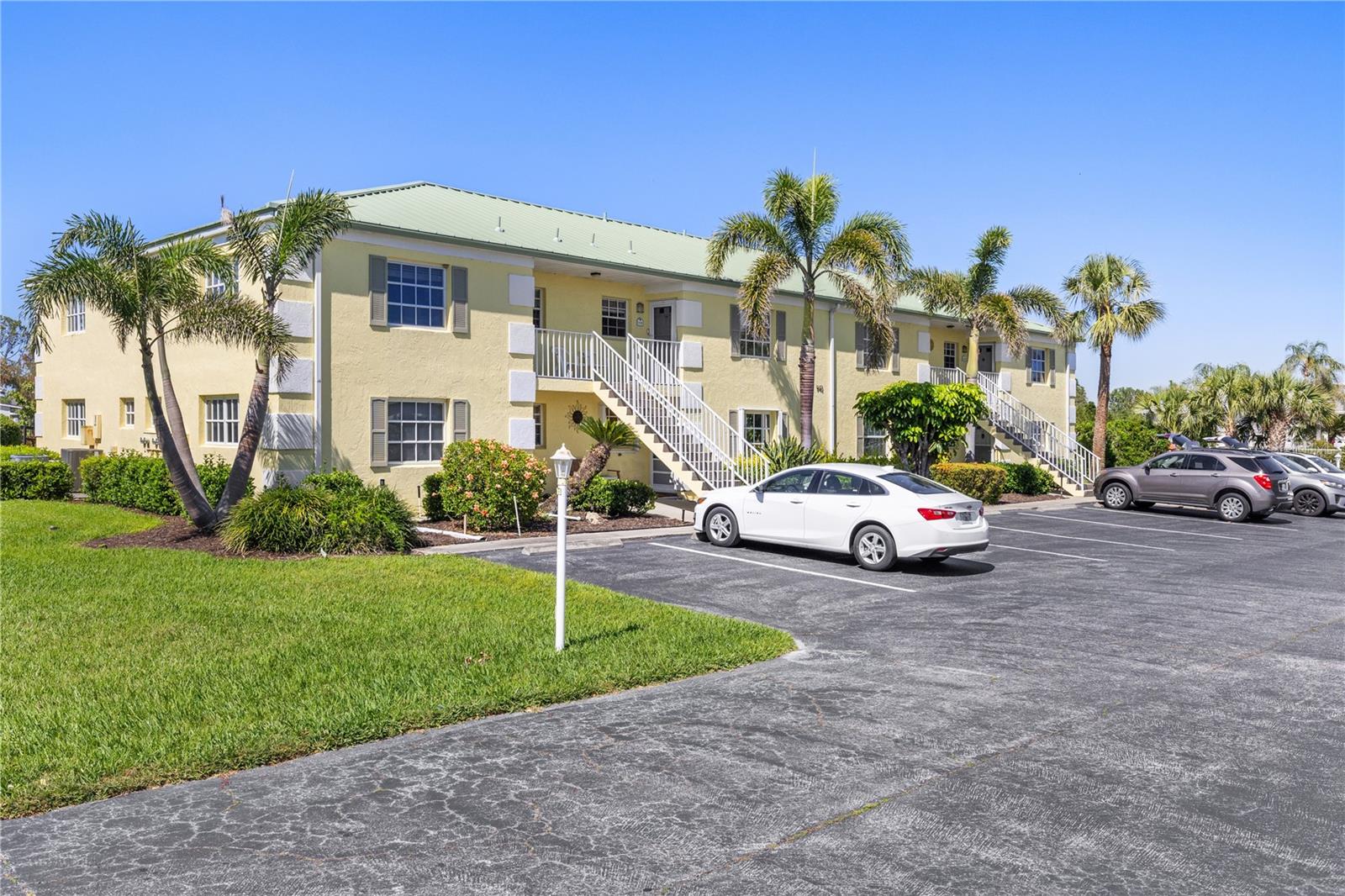 Photo of 942 CAPRI ISLES BOULEVARD #105 VENICE FL 34292