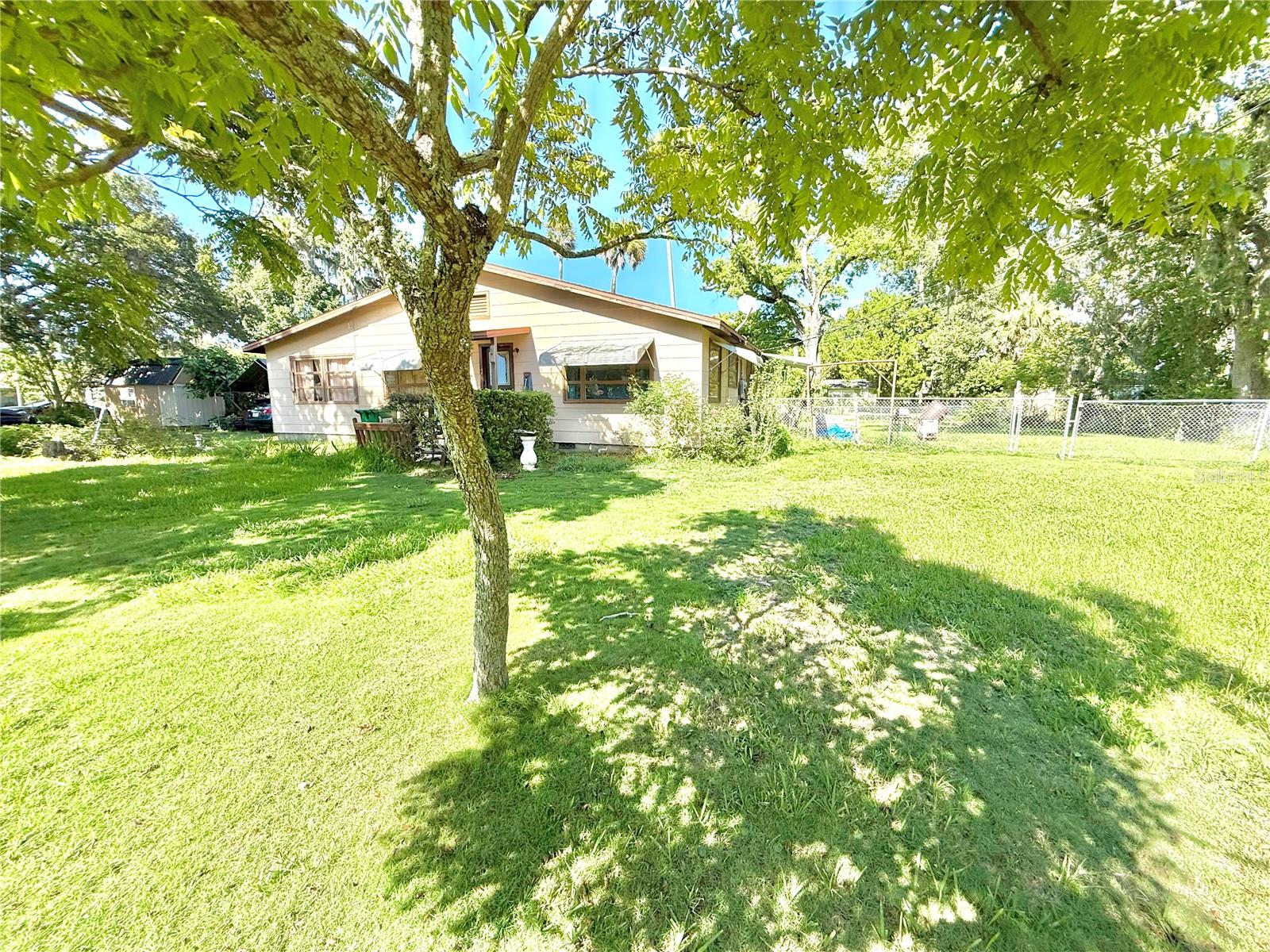Photo of 631 ELM AVENUE HOLLY HILL FL 32117