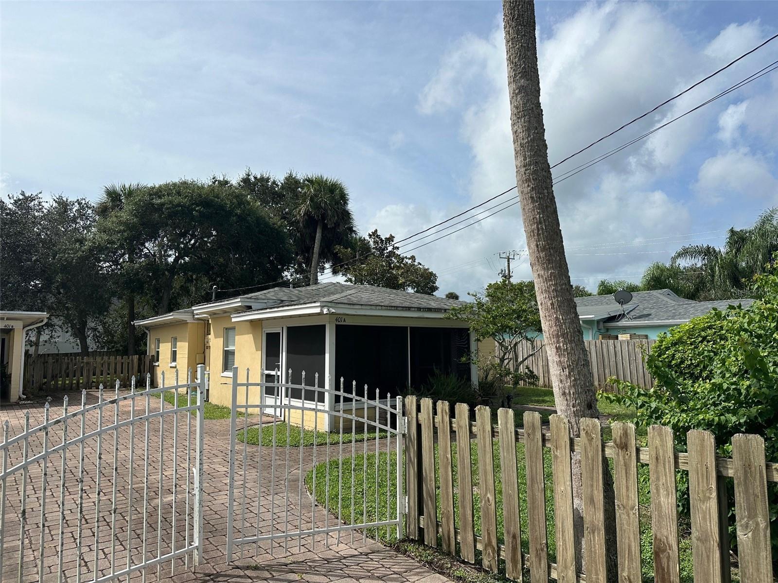 Photo of 401 OAKWOOD AVENUE #A NEW SMYRNA BEACH FL 32169