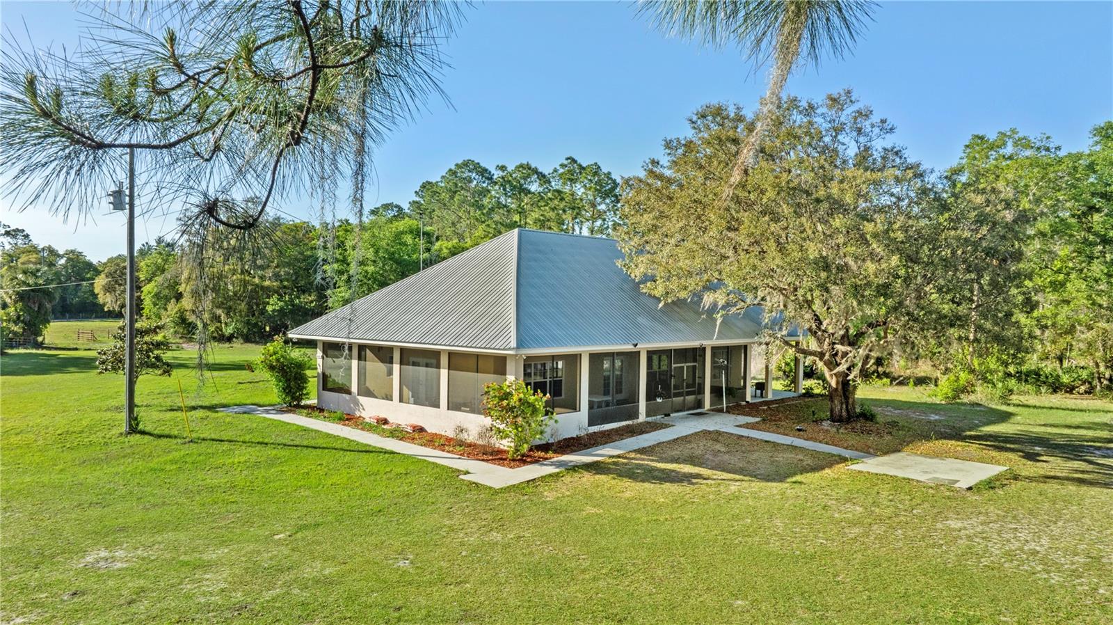 Photo of 1045 BUCKLES ROAD PIERSON FL 32180