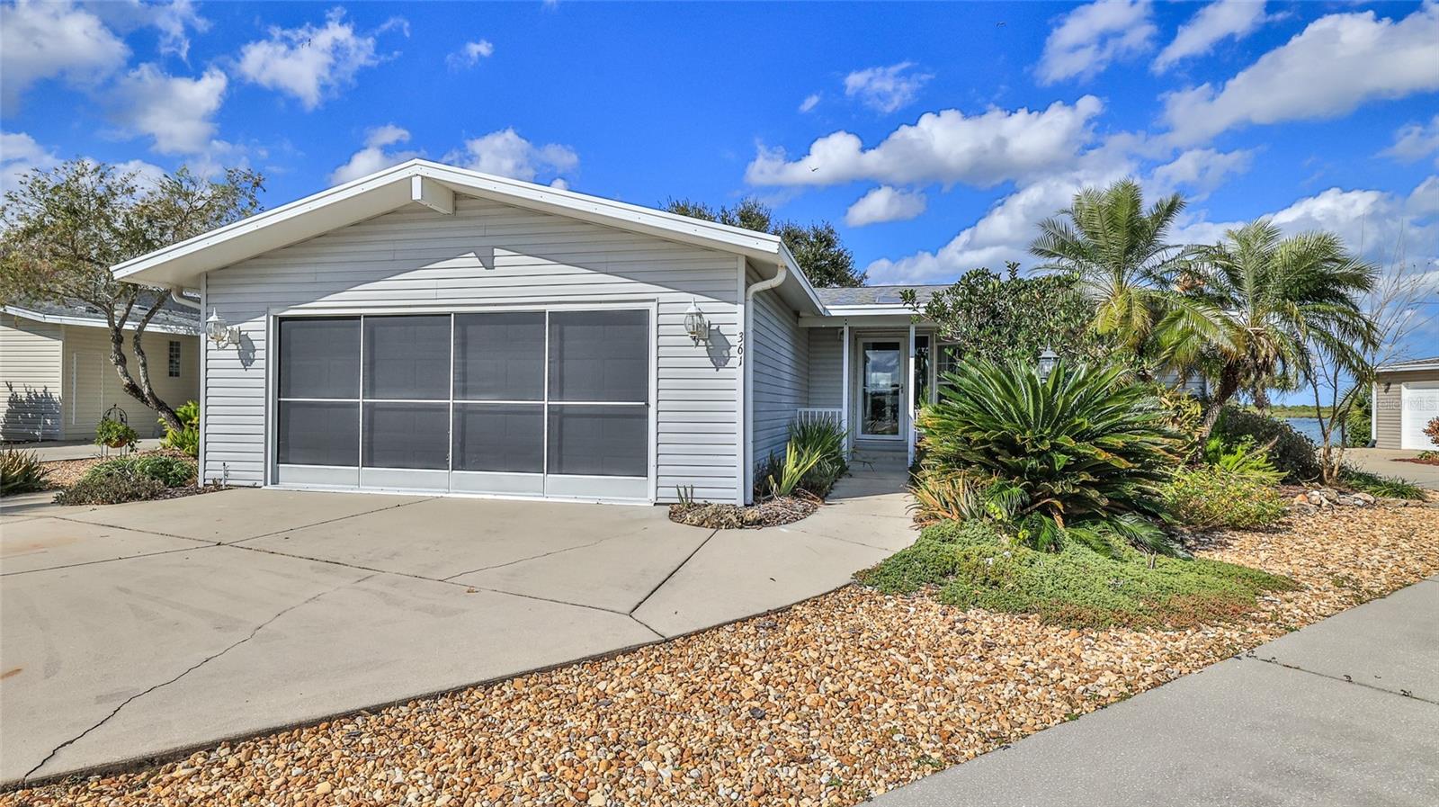 Photo of 361 MARSH LANDING LOOP OAK HILL FL 32759