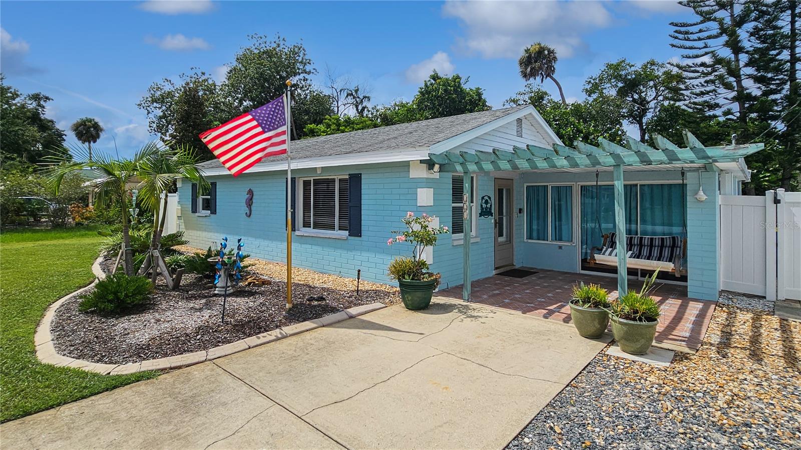 Photo of 121 E YELKCA TERRACE EDGEWATER FL 32132