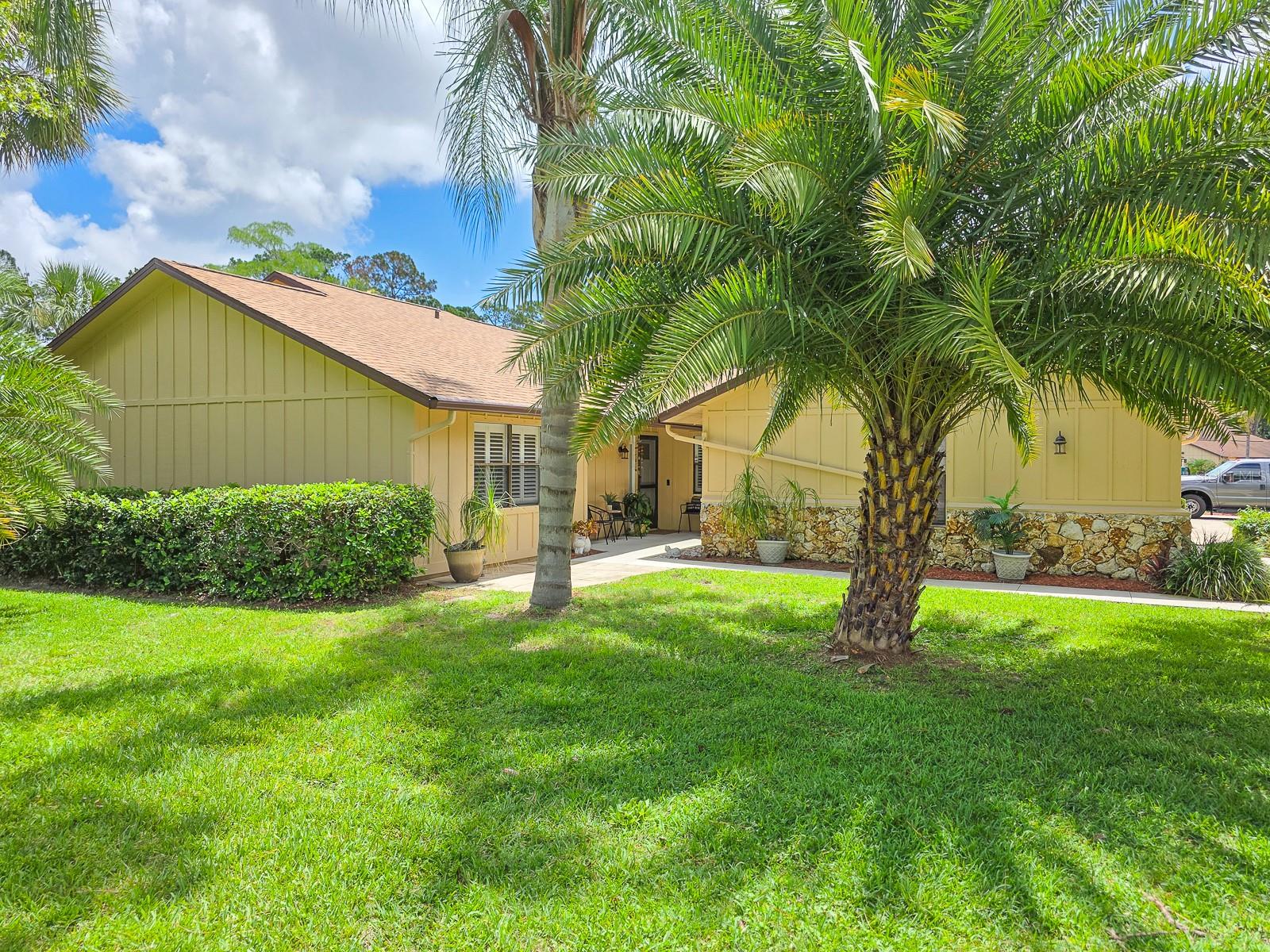Photo of 100 SEA PINES CIRCLE DAYTONA BEACH FL 32114