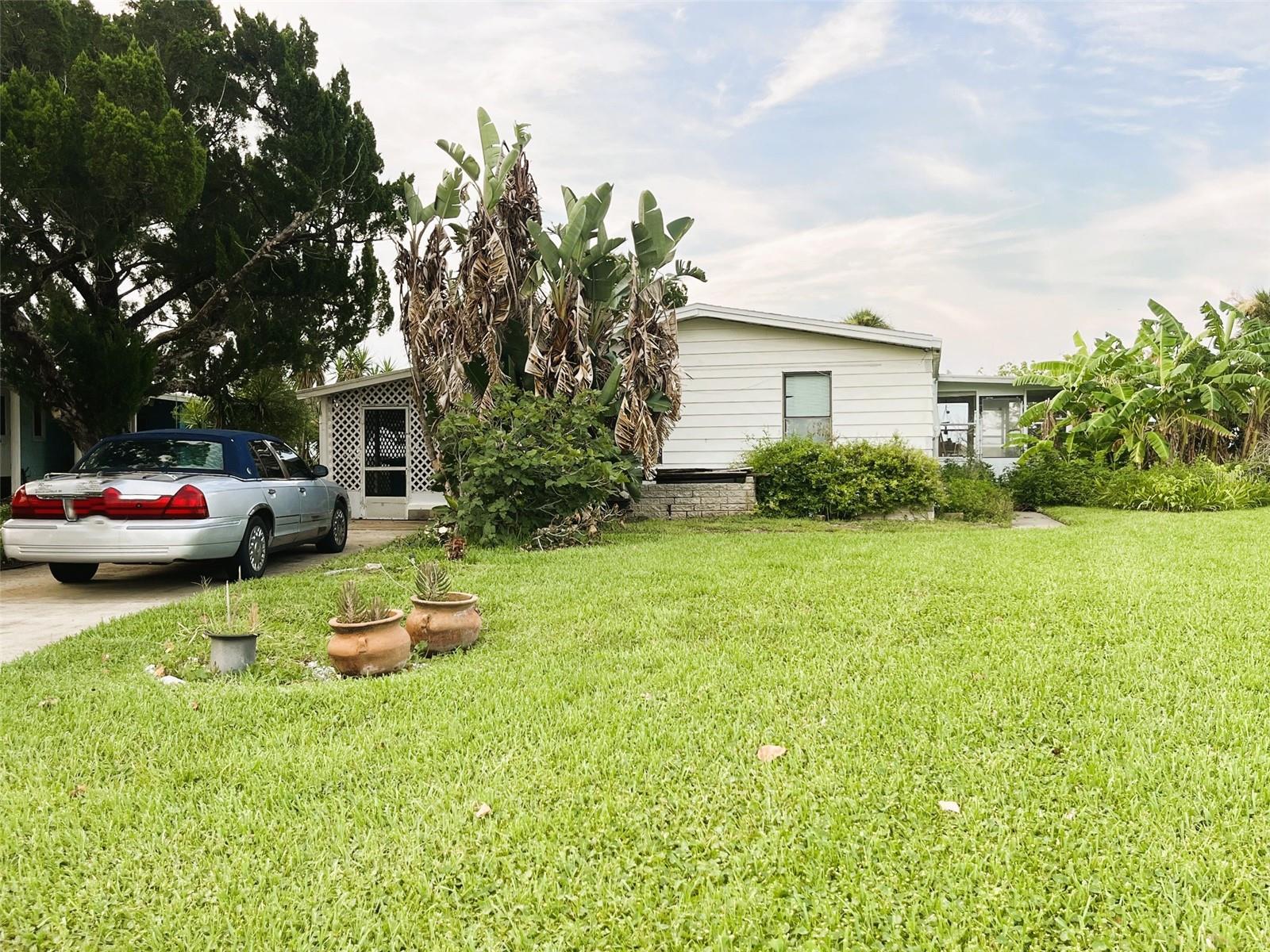 Photo of 281 GOLDEN BAY BOULEVARD OAK HILL FL 32759
