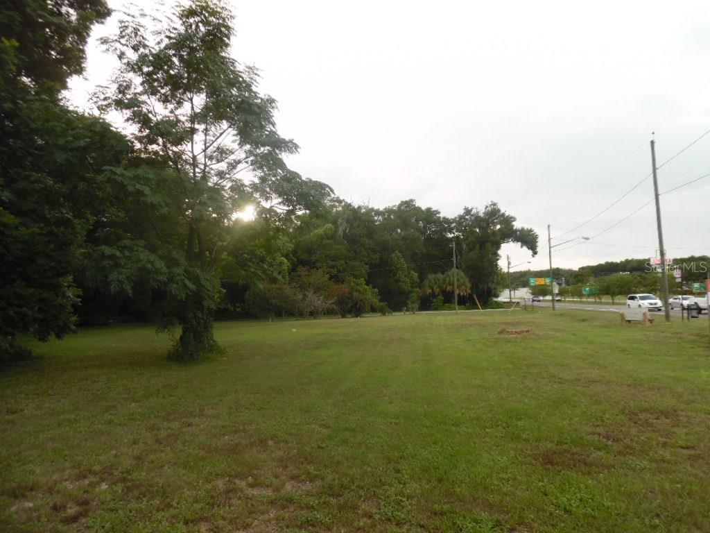 Photo of 642 S ORANGE BLOSSOM TRAIL APOPKA FL 32703