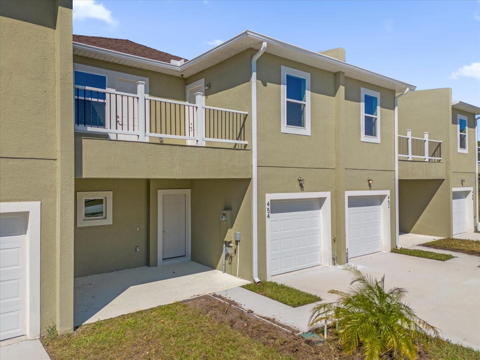 Photo of 454 LAKE SHORE PARKWAY DAVENPORT FL 33896