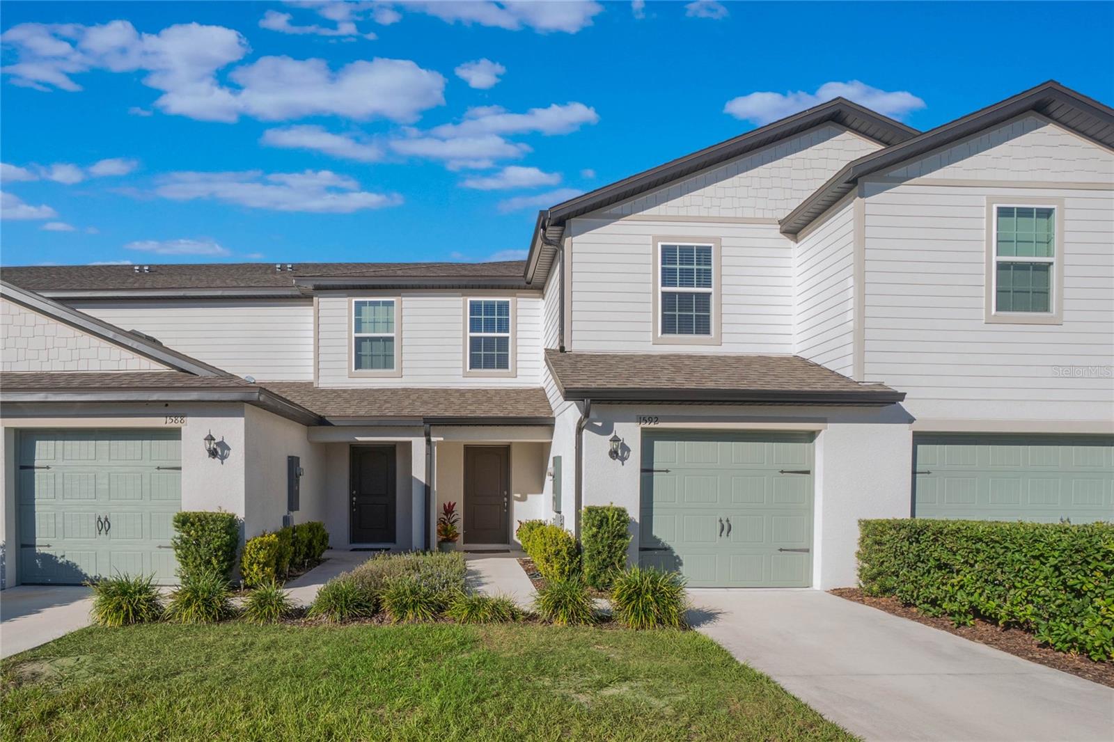 Photo of 1592 WYNFORD CIRCLE TAVARES FL 32778