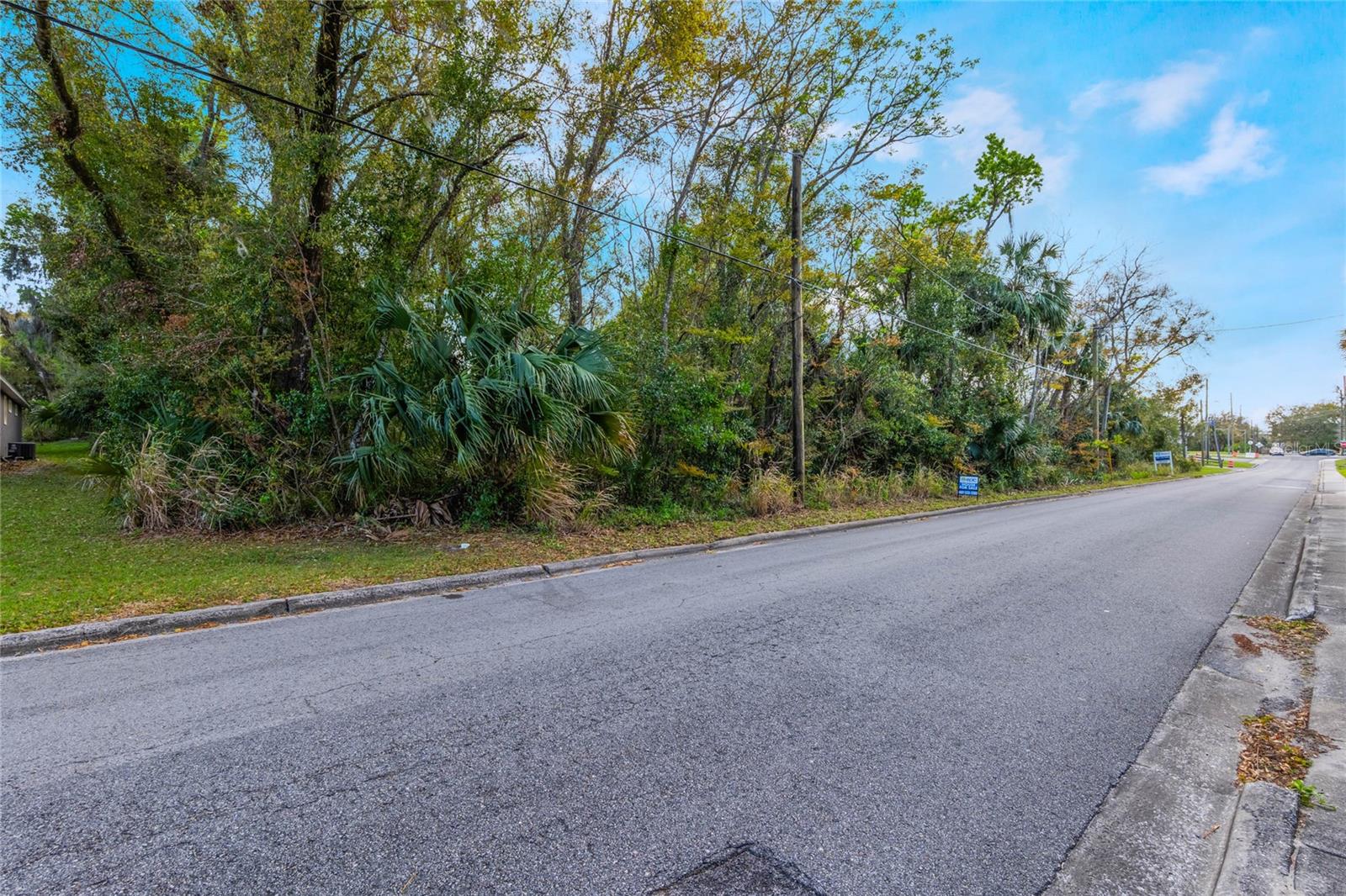 Photo of 330 E WISCONSIN AVENUE DELAND FL 32724