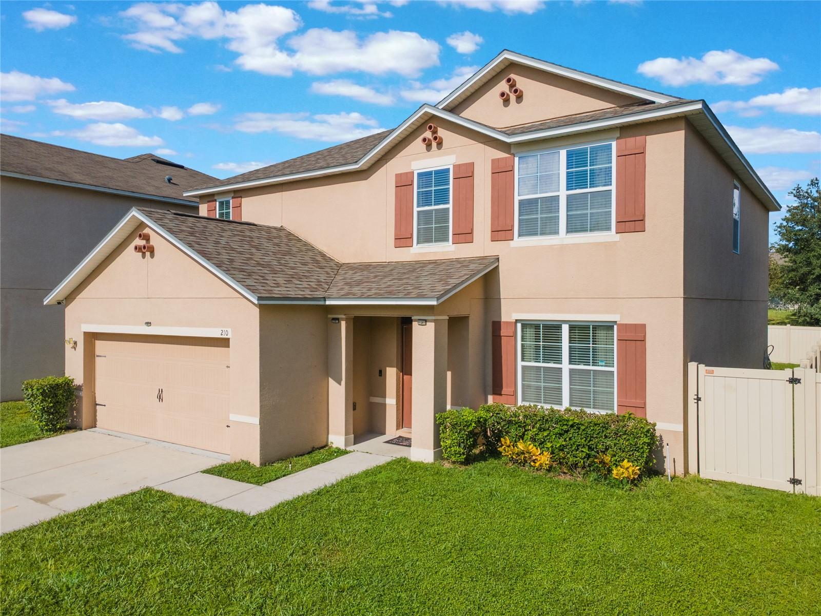 Photo of 210 LAZY WILLOW DRIVE DAVENPORT FL 33897